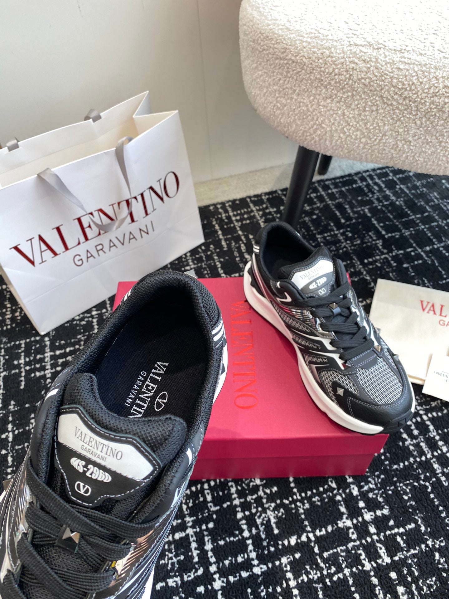LuxluxHouse Best Quality Shoes Valentino