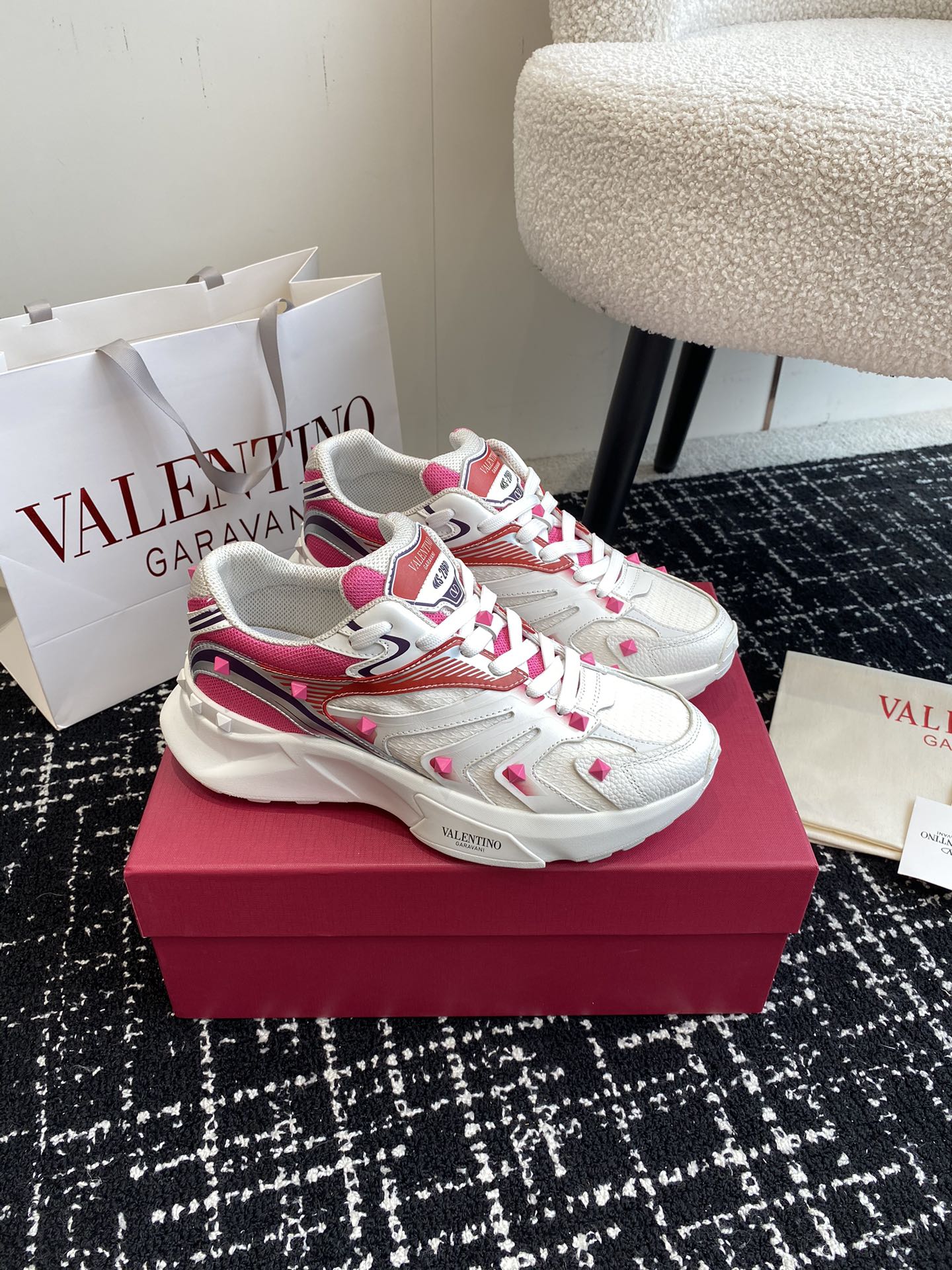 LuxluxHouse Best Quality Shoes Valentino