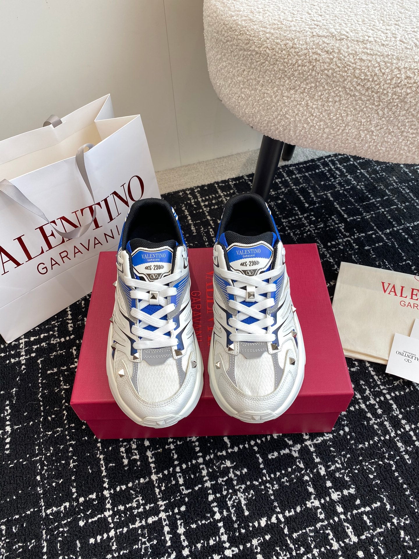 LuxluxHouse Best Quality Shoes Valentino