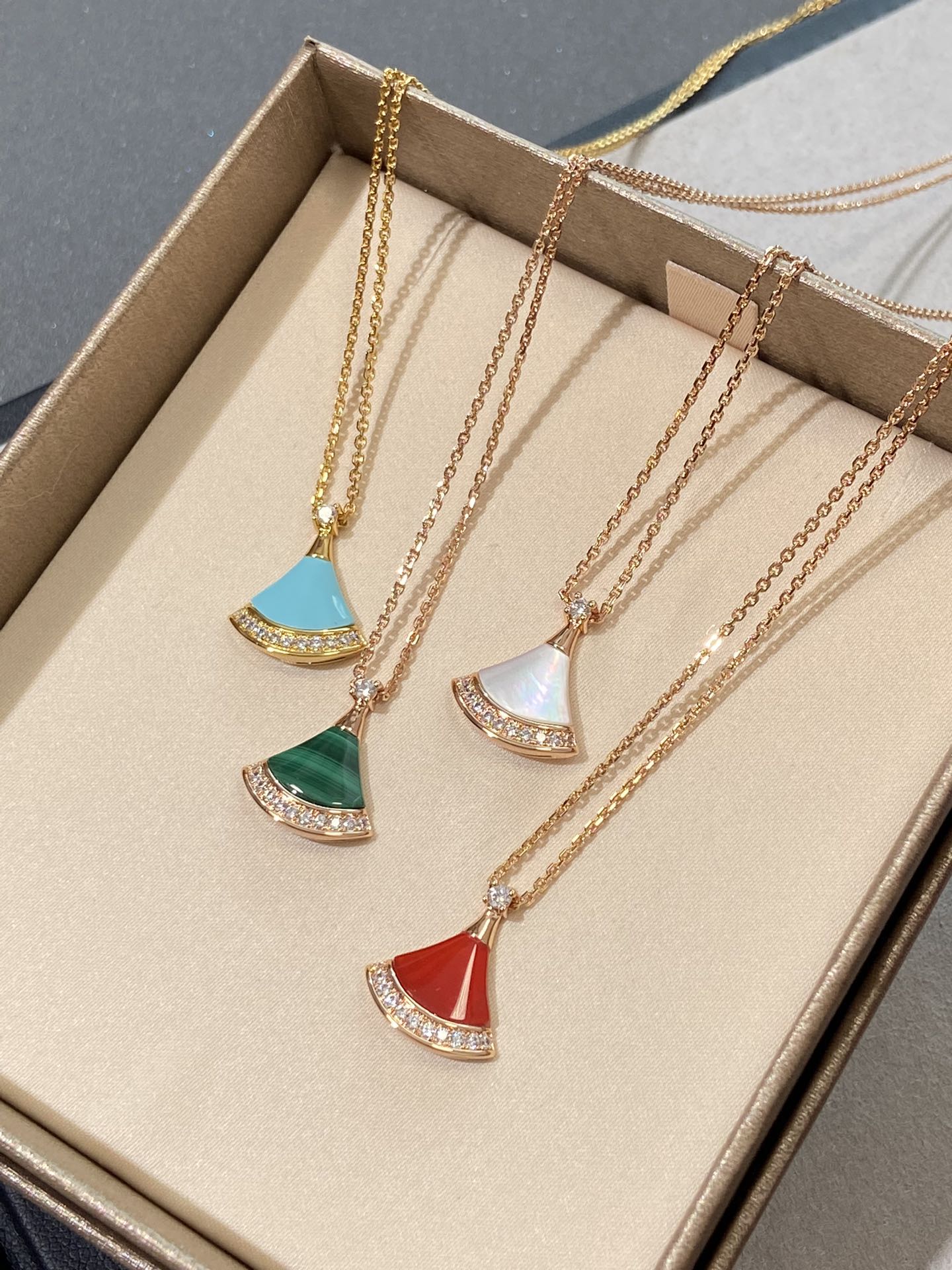 LuxluxHouse Best Quality Accessories Necklace  Bvlgari
