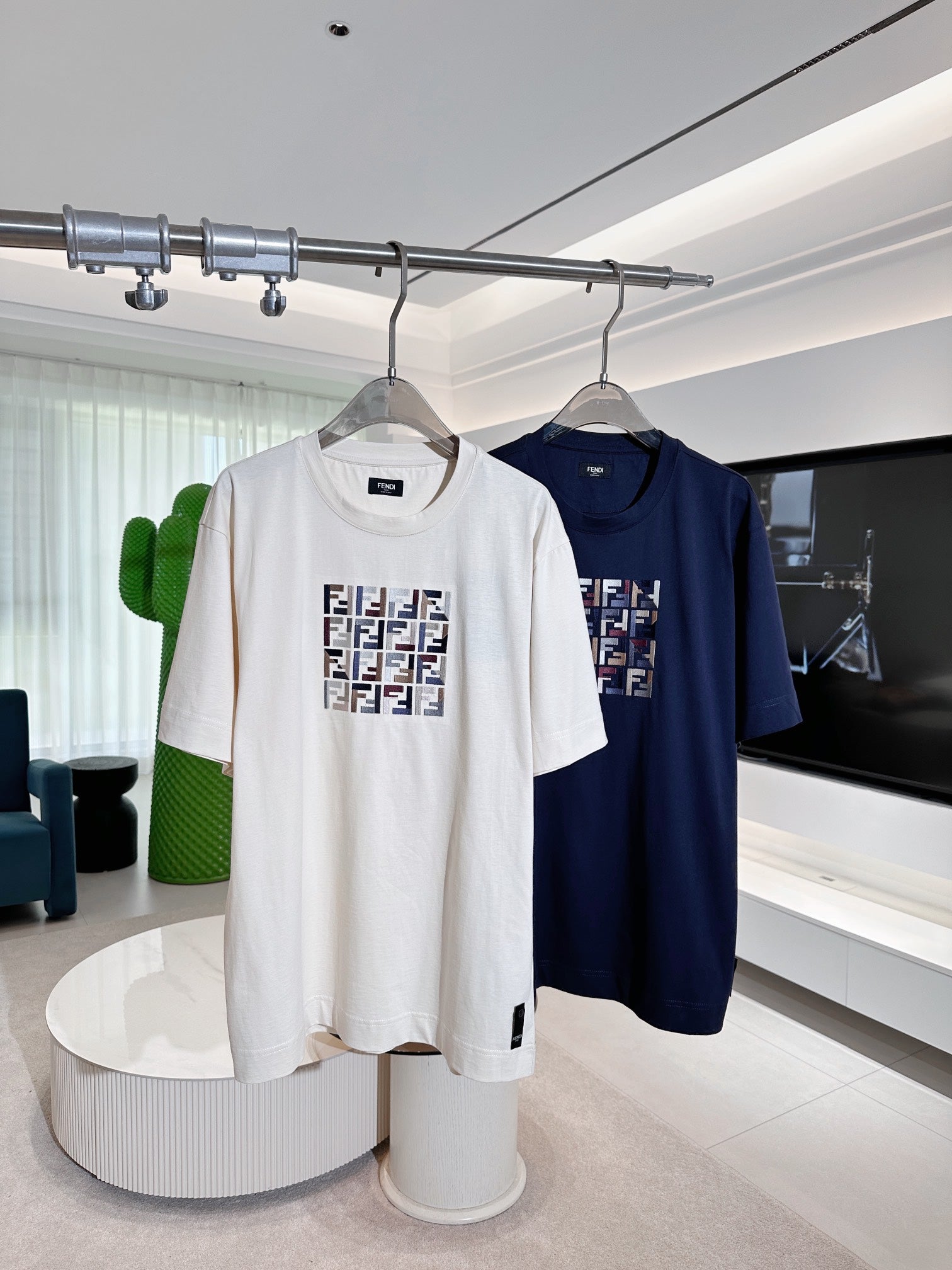 LuxluxHouse Fendi T-shirt NO.1