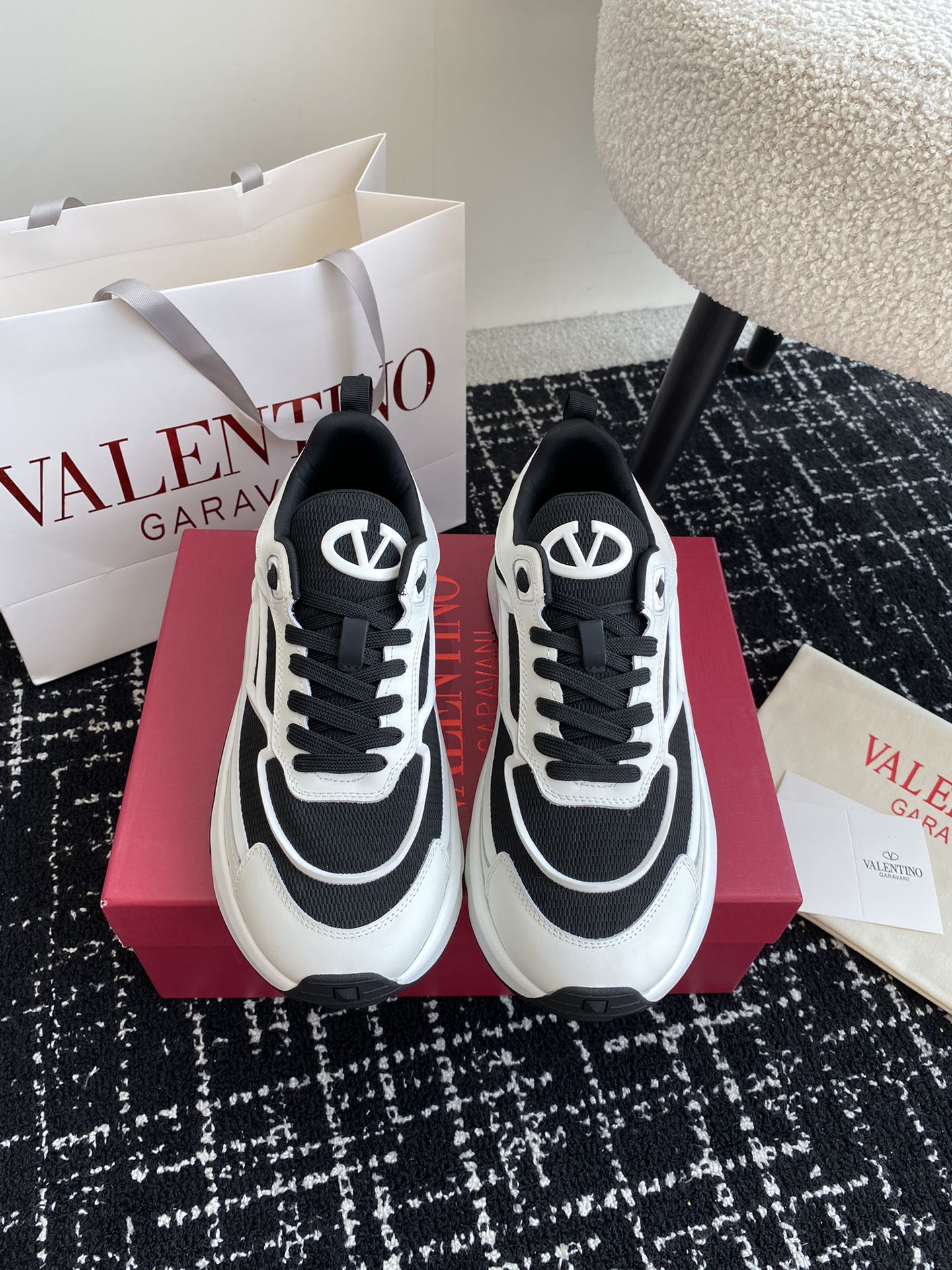LuxluxHouse Best Quality Shoes Valentino
