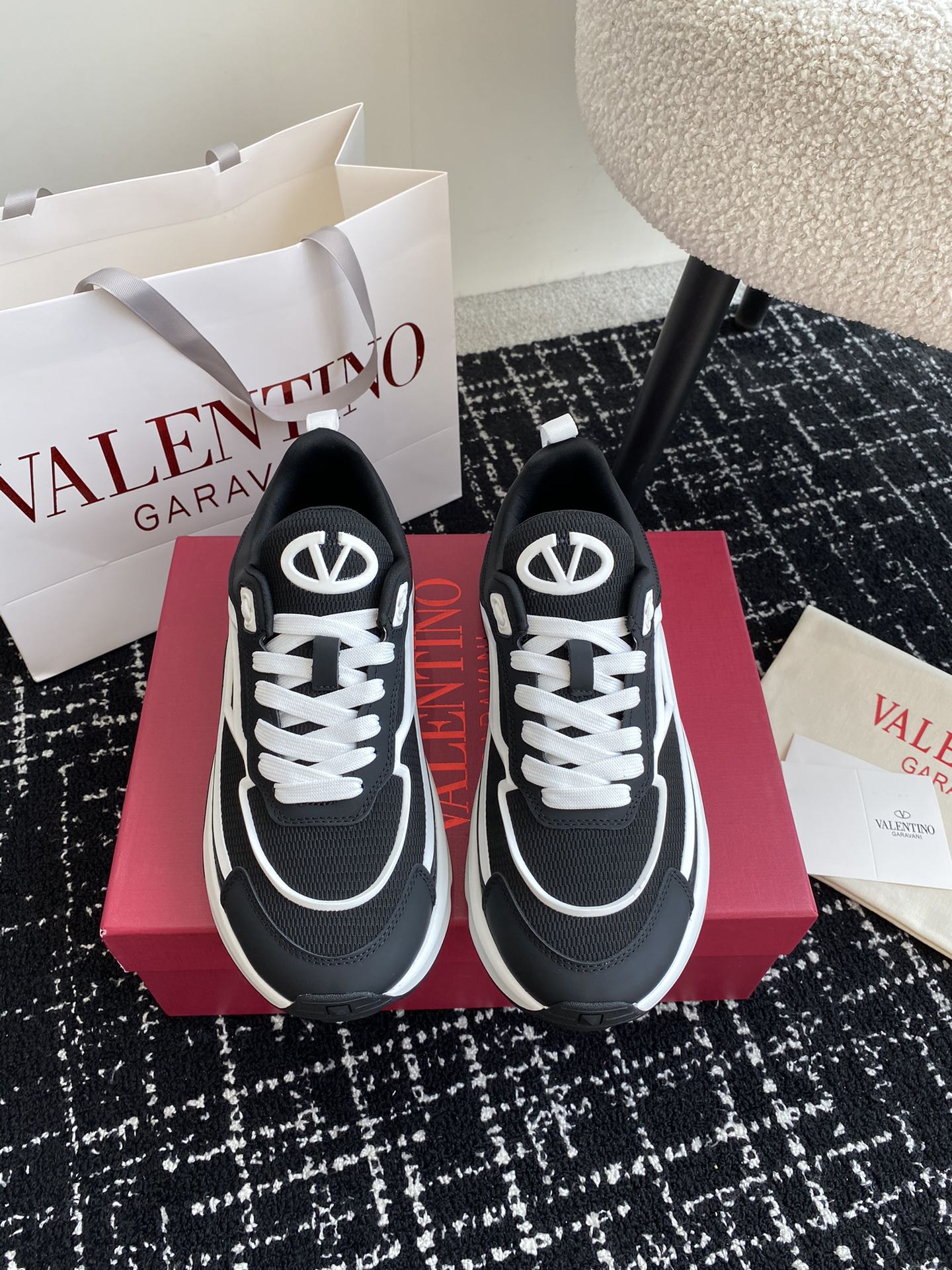 LuxluxHouse Best Quality Shoes Valentino
