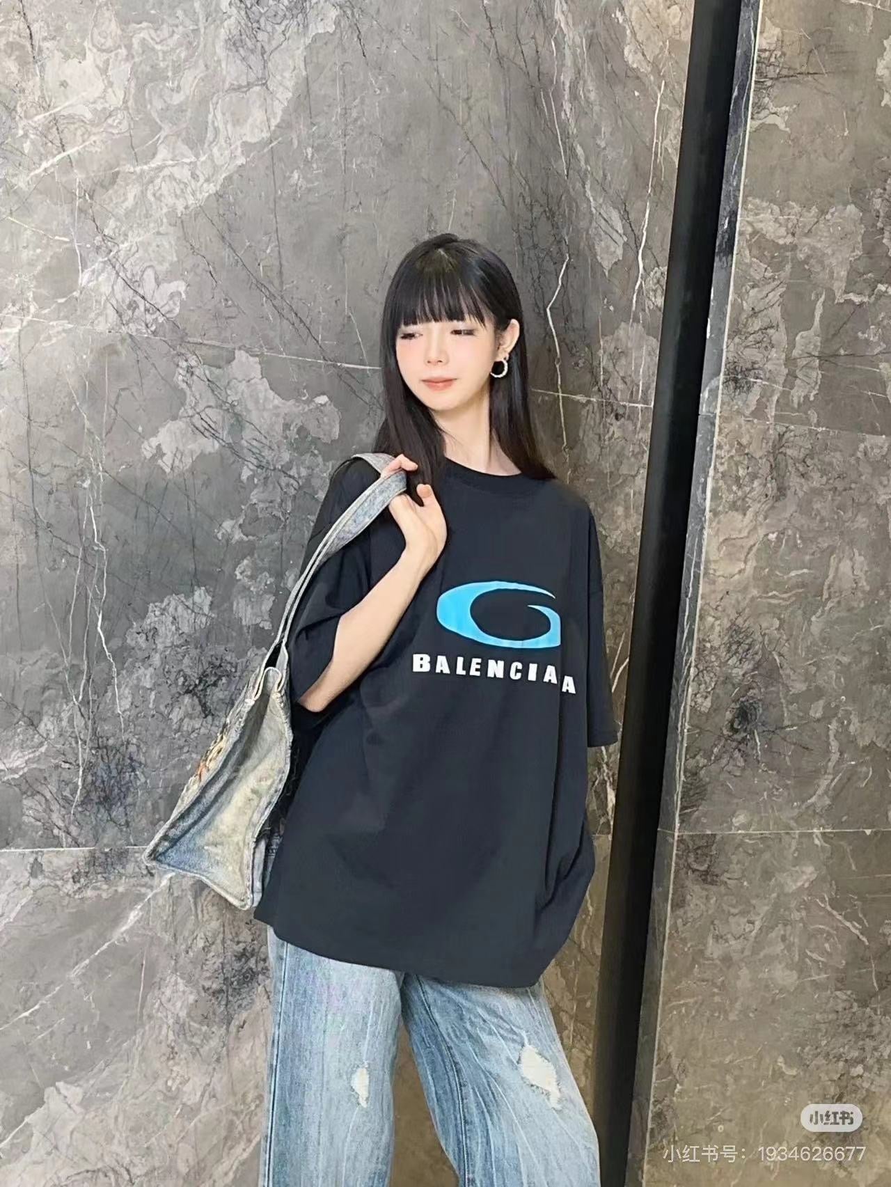 LuxluxHouse Best Quality Clothes Balenciaga T-shirt