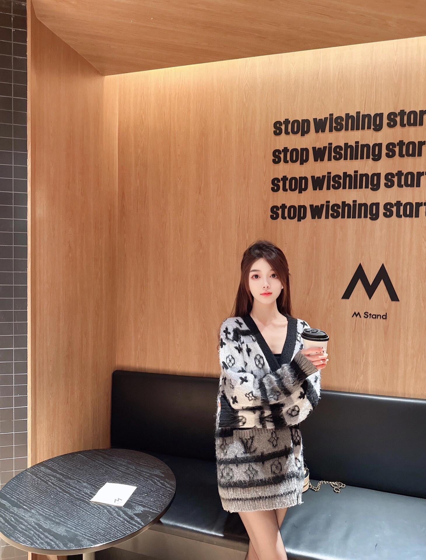 LuxluxHouse Best Quality Clothes Hoodie & Sweater Louis Vuitton