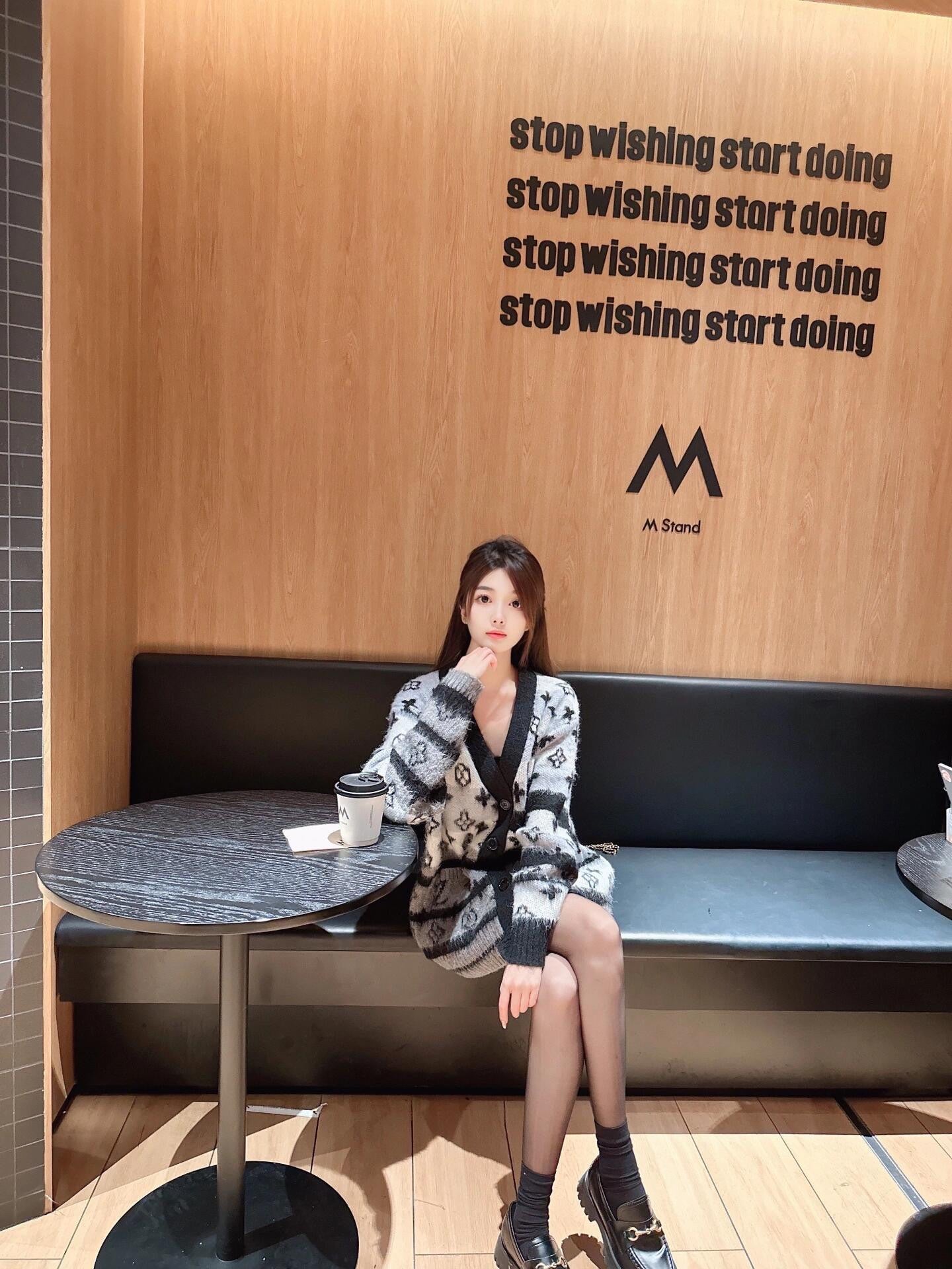 LuxluxHouse Best Quality Clothes Hoodie & Sweater Louis Vuitton