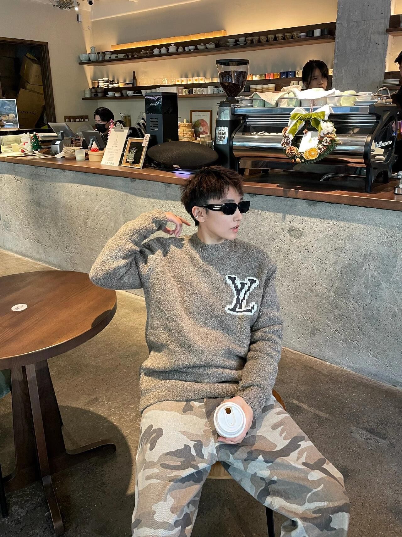 LuxluxHouse Best Quality Clothes Hoodie & Sweater Louis Vuitton