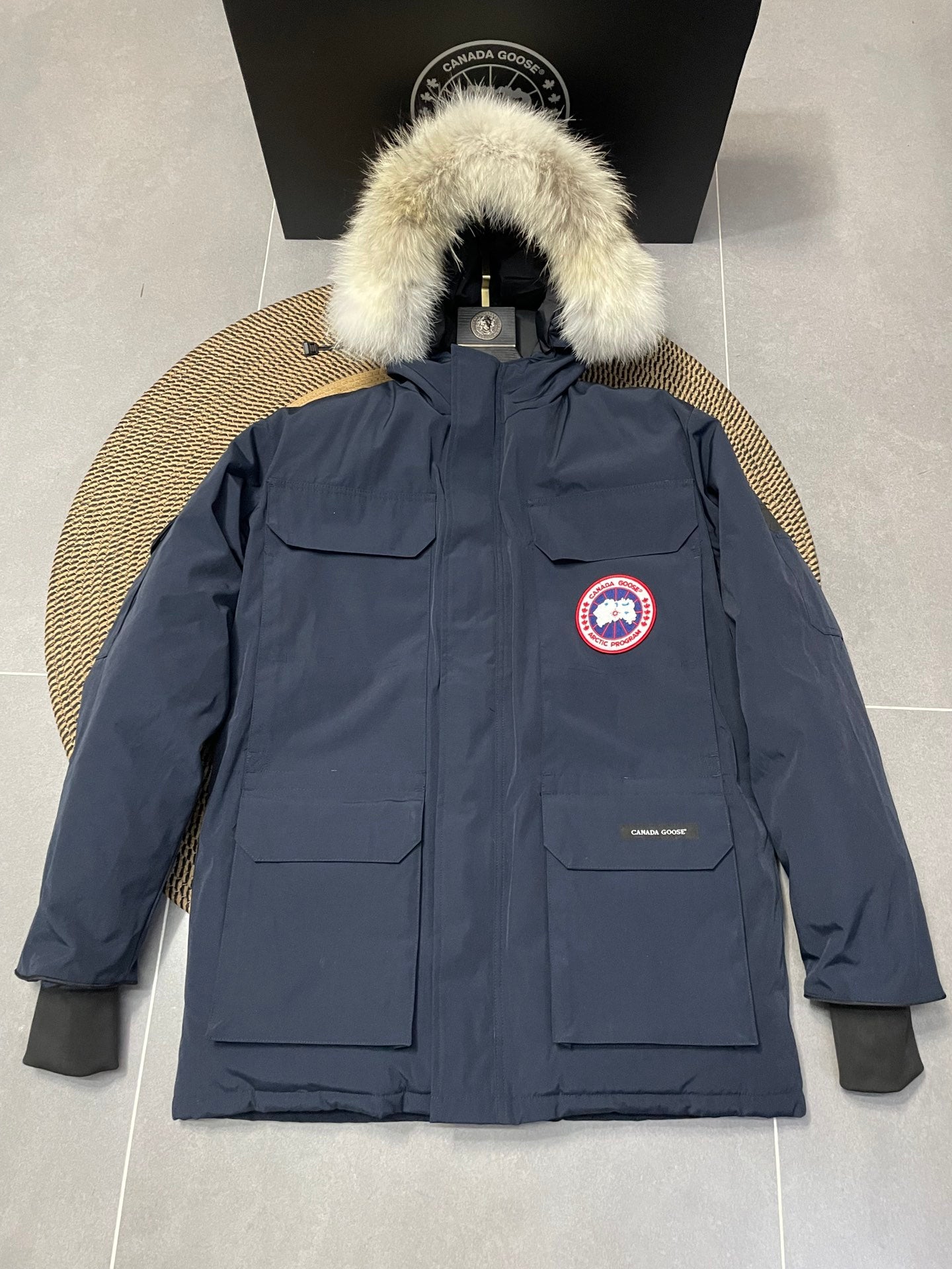 Canada Goose Coats & Jackets