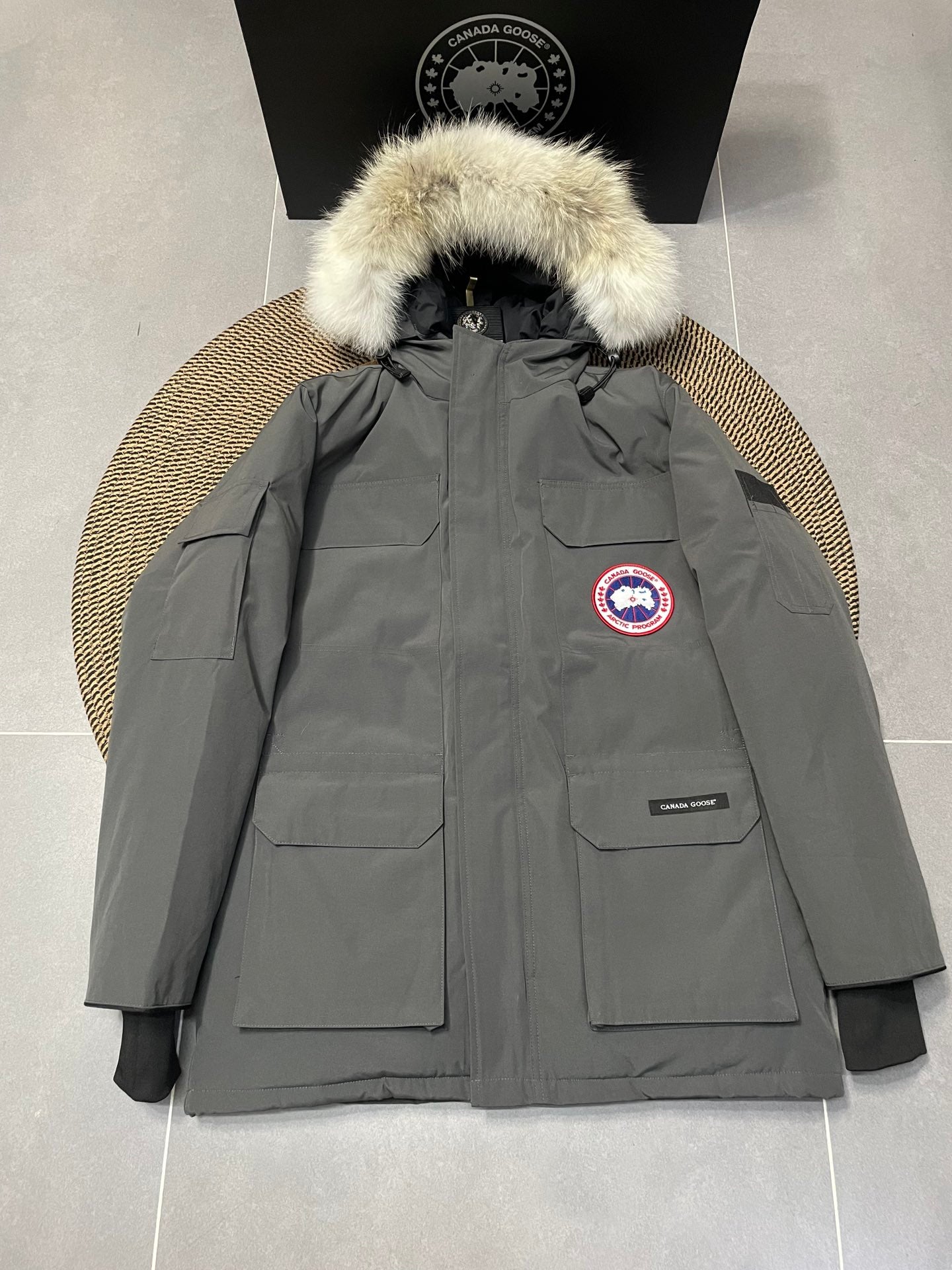 Canada Goose Coats & Jackets