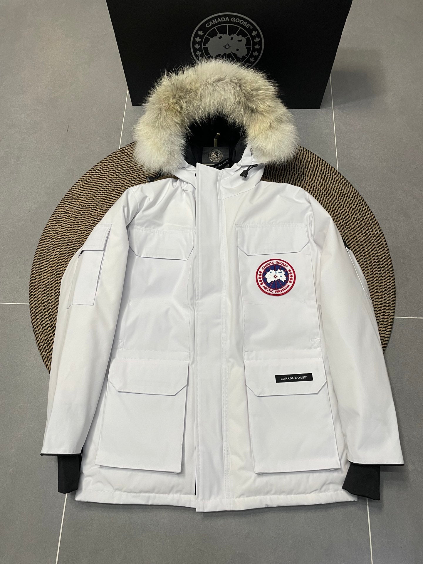 Canada Goose Coats & Jackets