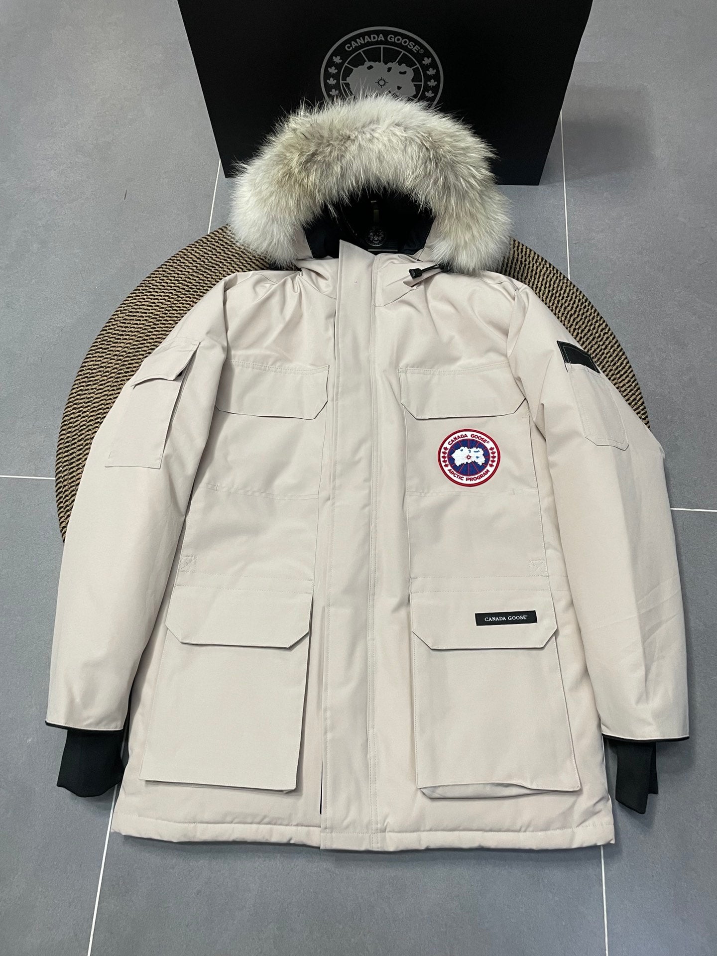 Canada Goose Coats & Jackets