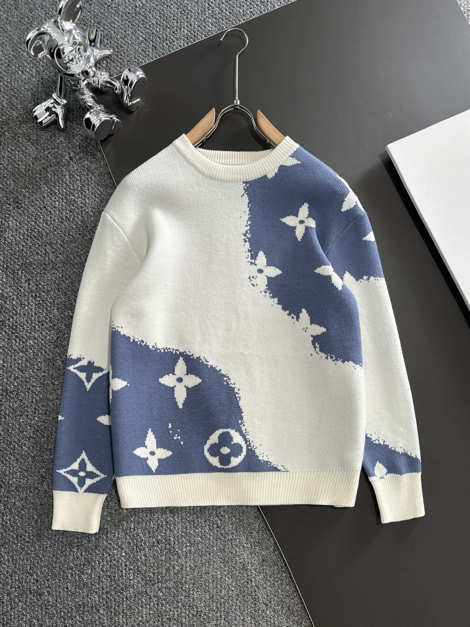 Louis Vuitton Sweater NO.3