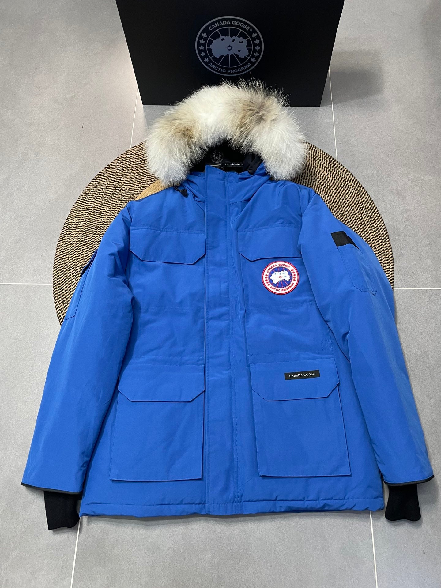 Canada Goose Coats & Jackets