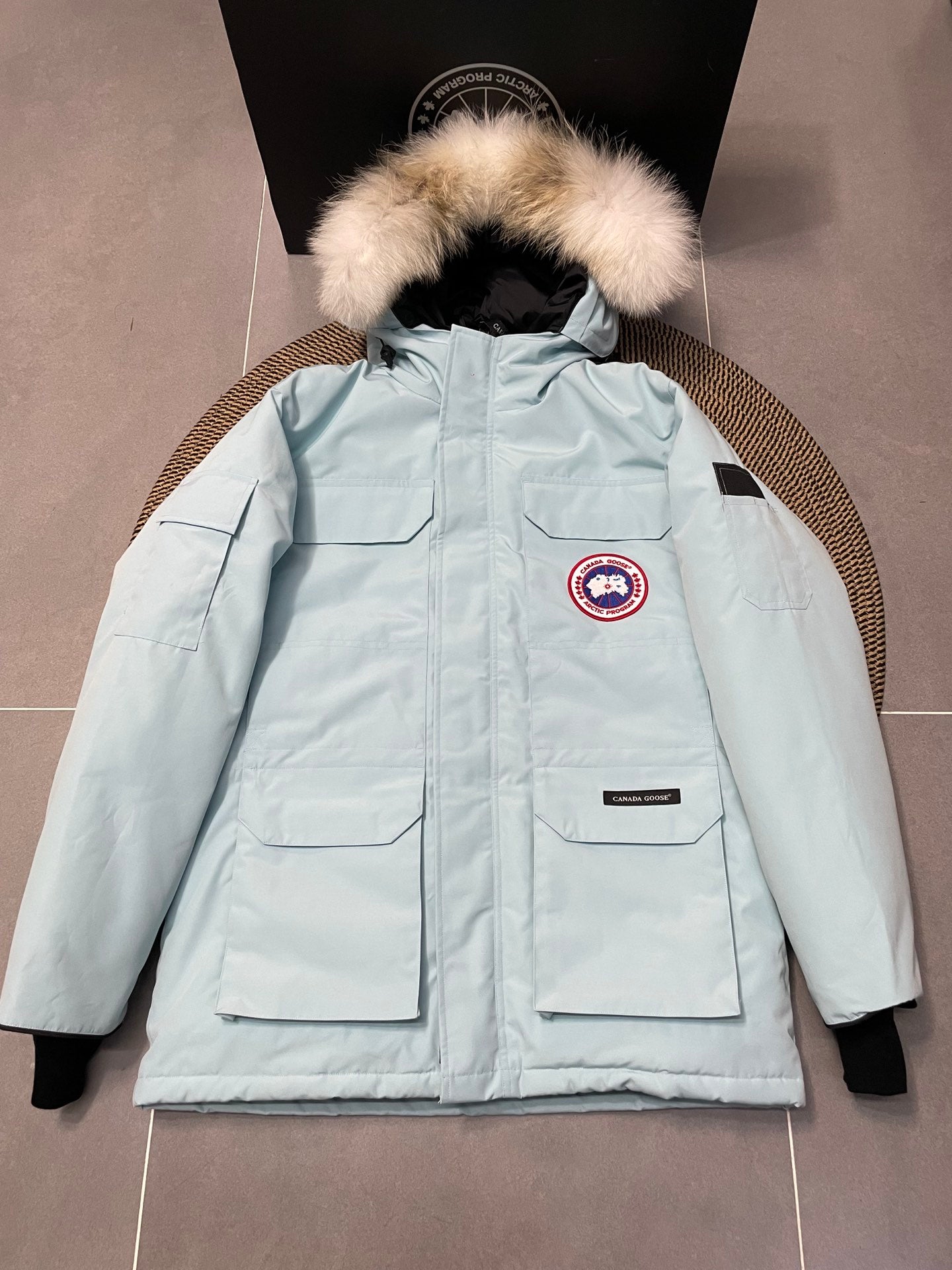 Canada Goose Coats & Jackets