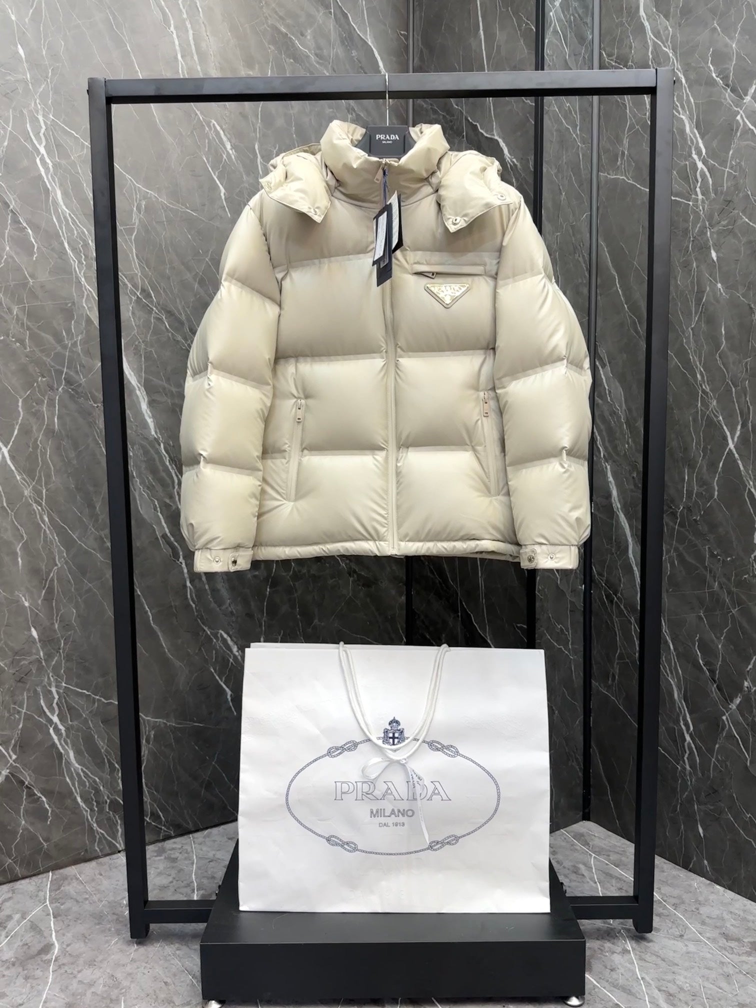 LuxluxHouse Prada Coats & Jackets NO.3