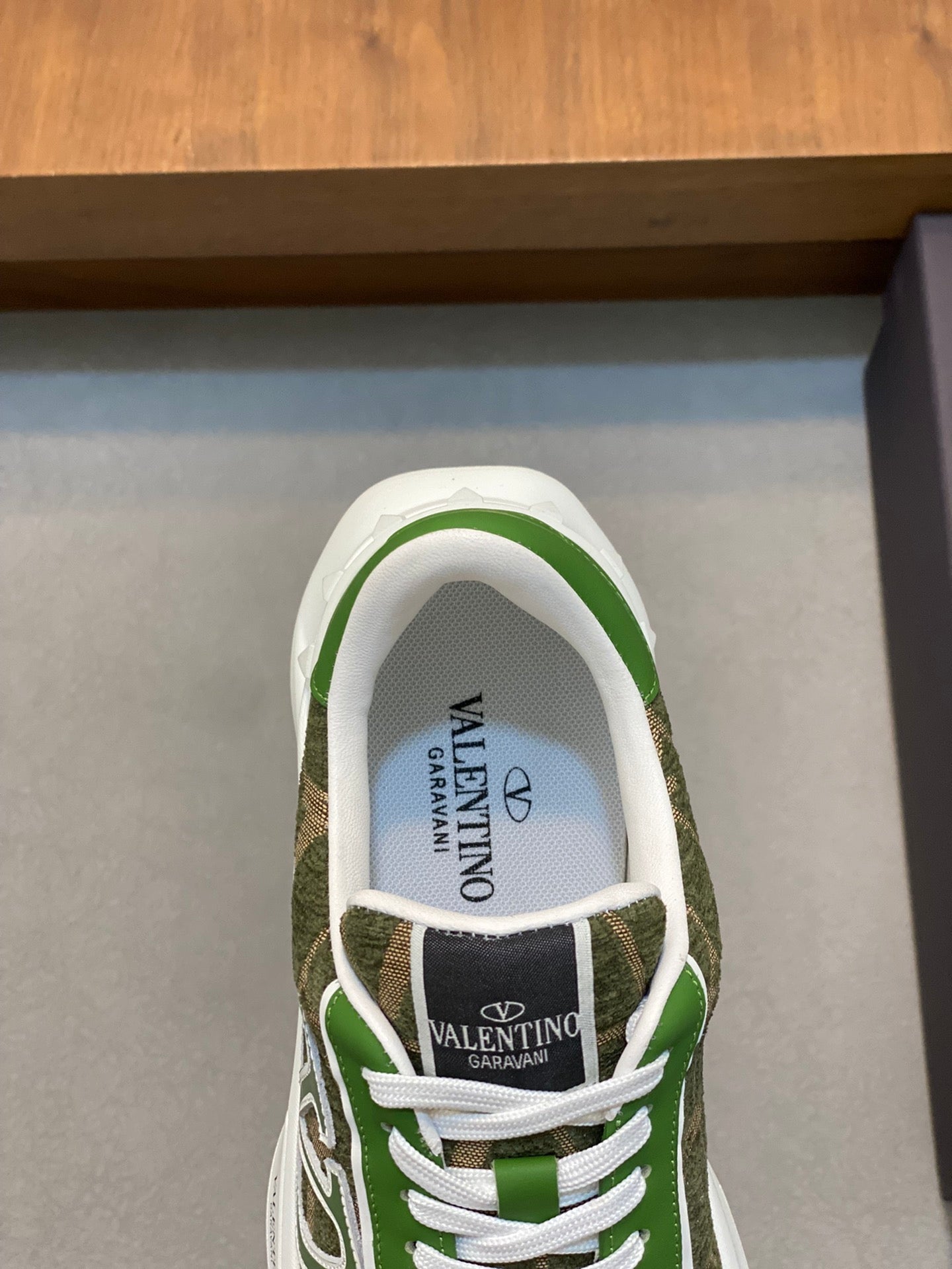 LuxluxHouse Best Quality Shoes Valentino