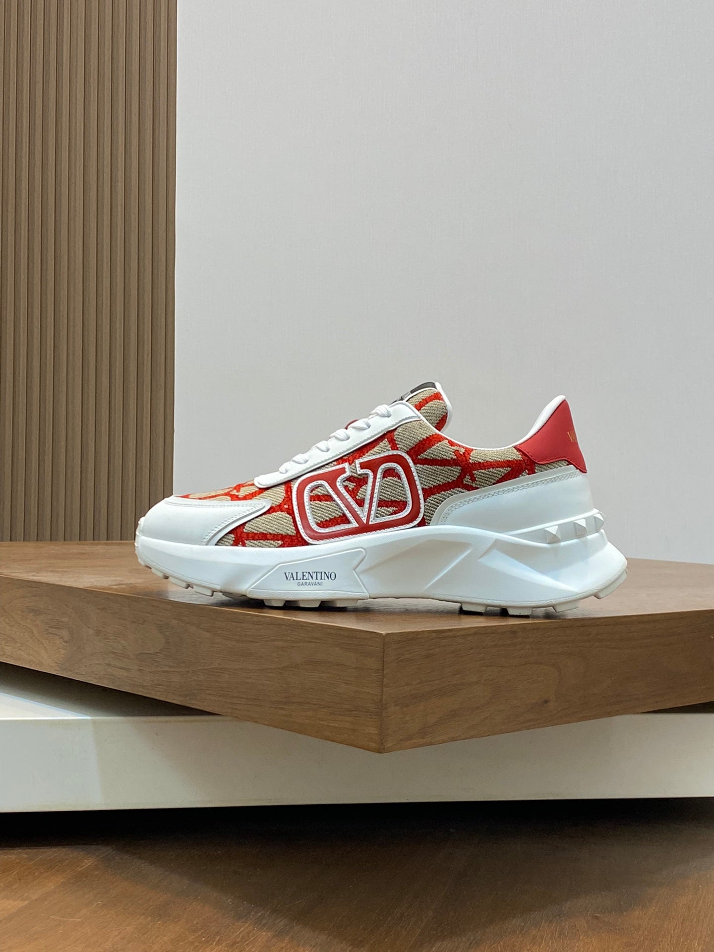 LuxluxHouse Best Quality Shoes Valentino