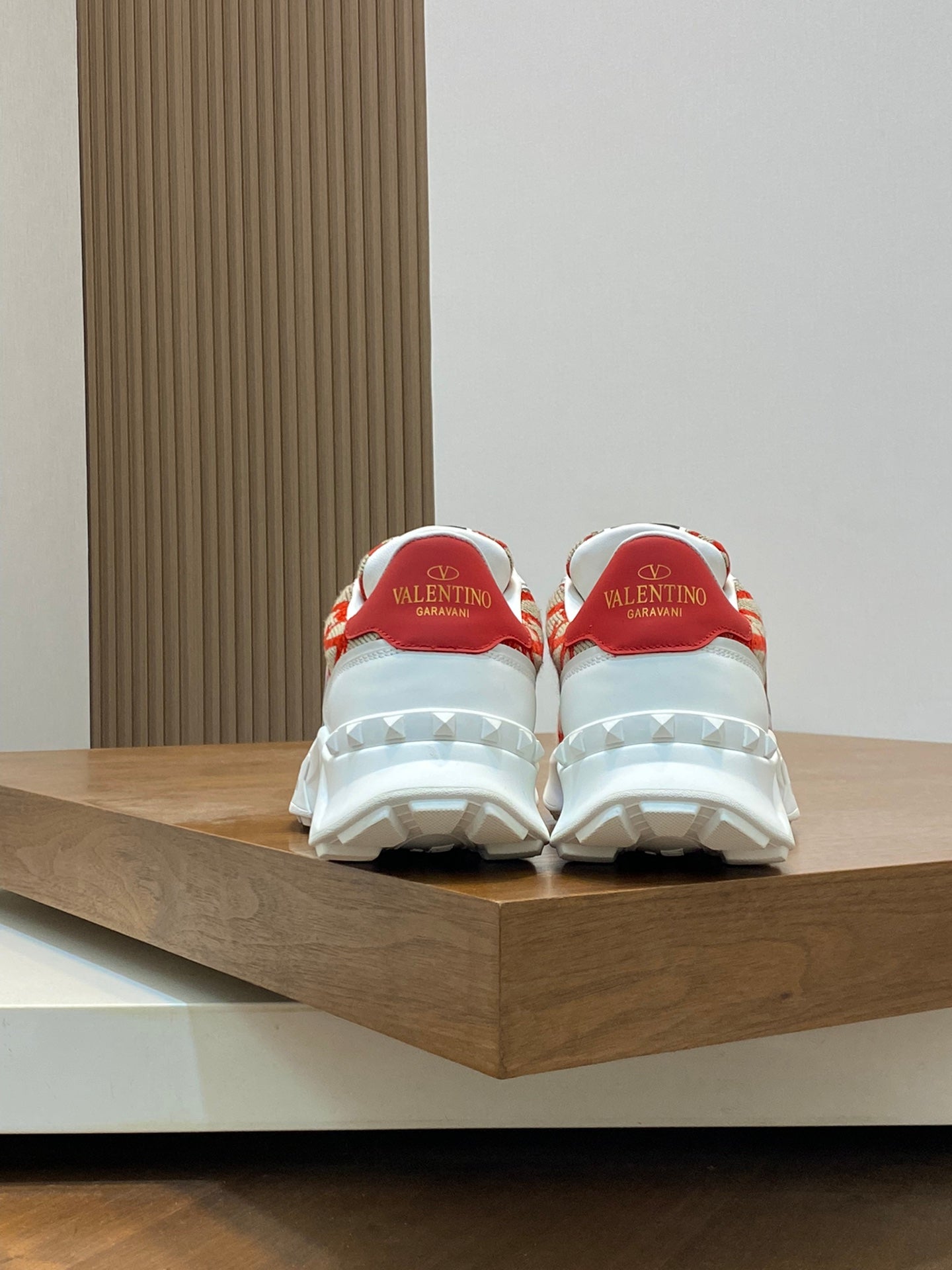 LuxluxHouse Best Quality Shoes Valentino