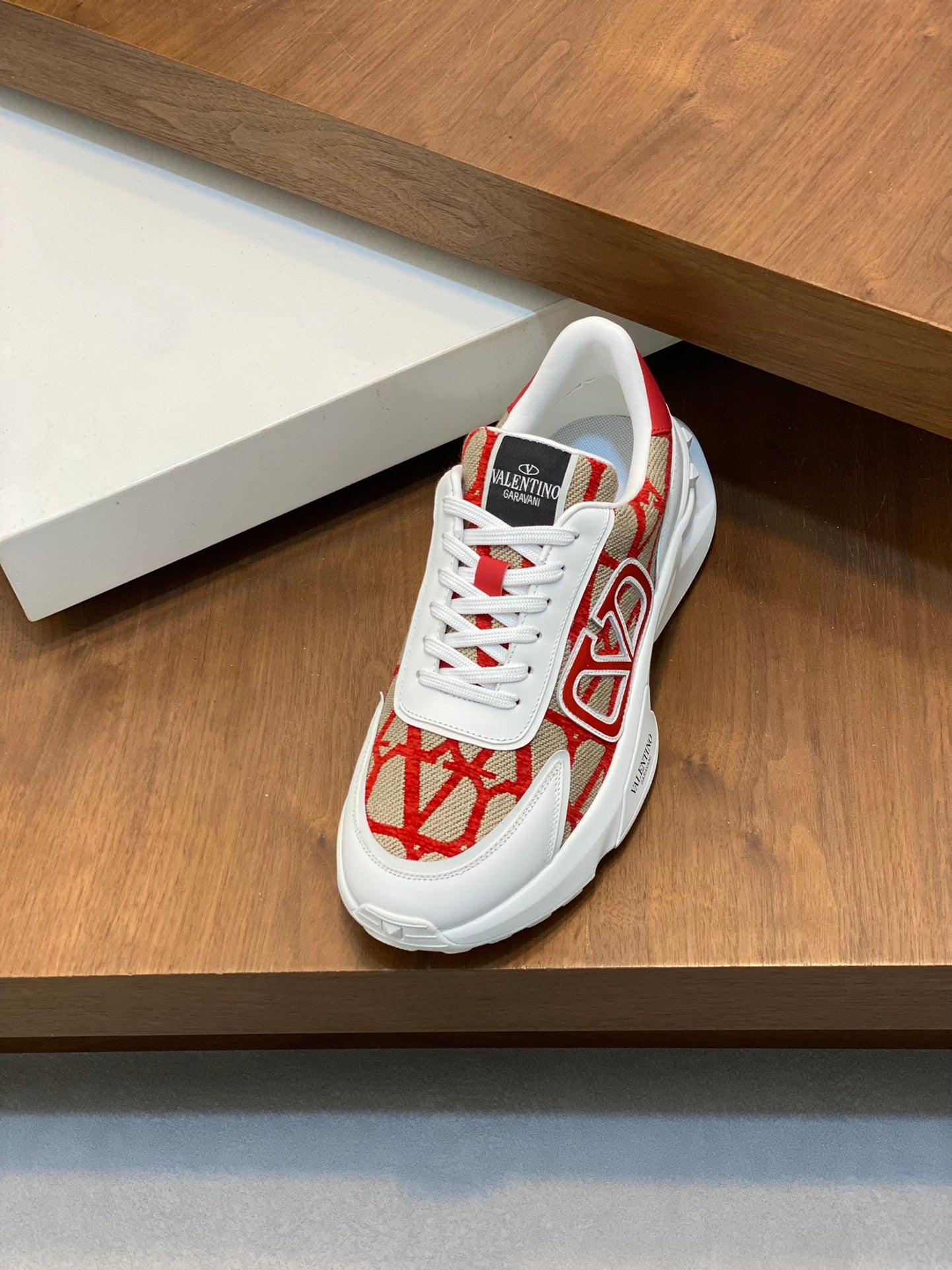 LuxluxHouse Best Quality Shoes Valentino