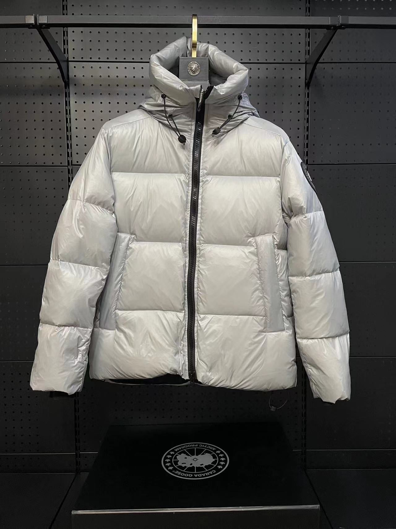 Canada Goose Coats & Jackets