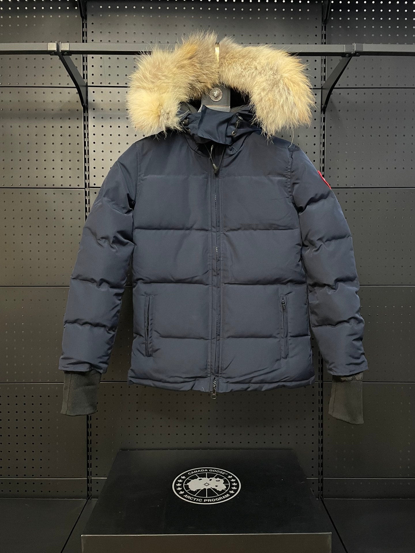 Canada Goose Coats & Jackets