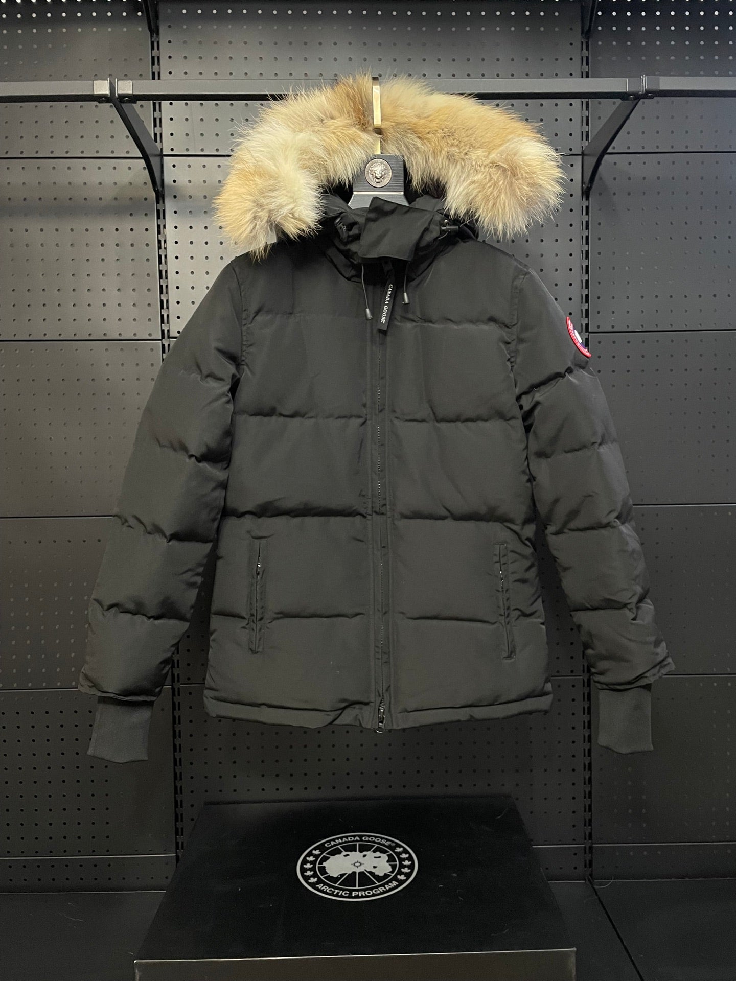 Canada Goose Coats & Jackets