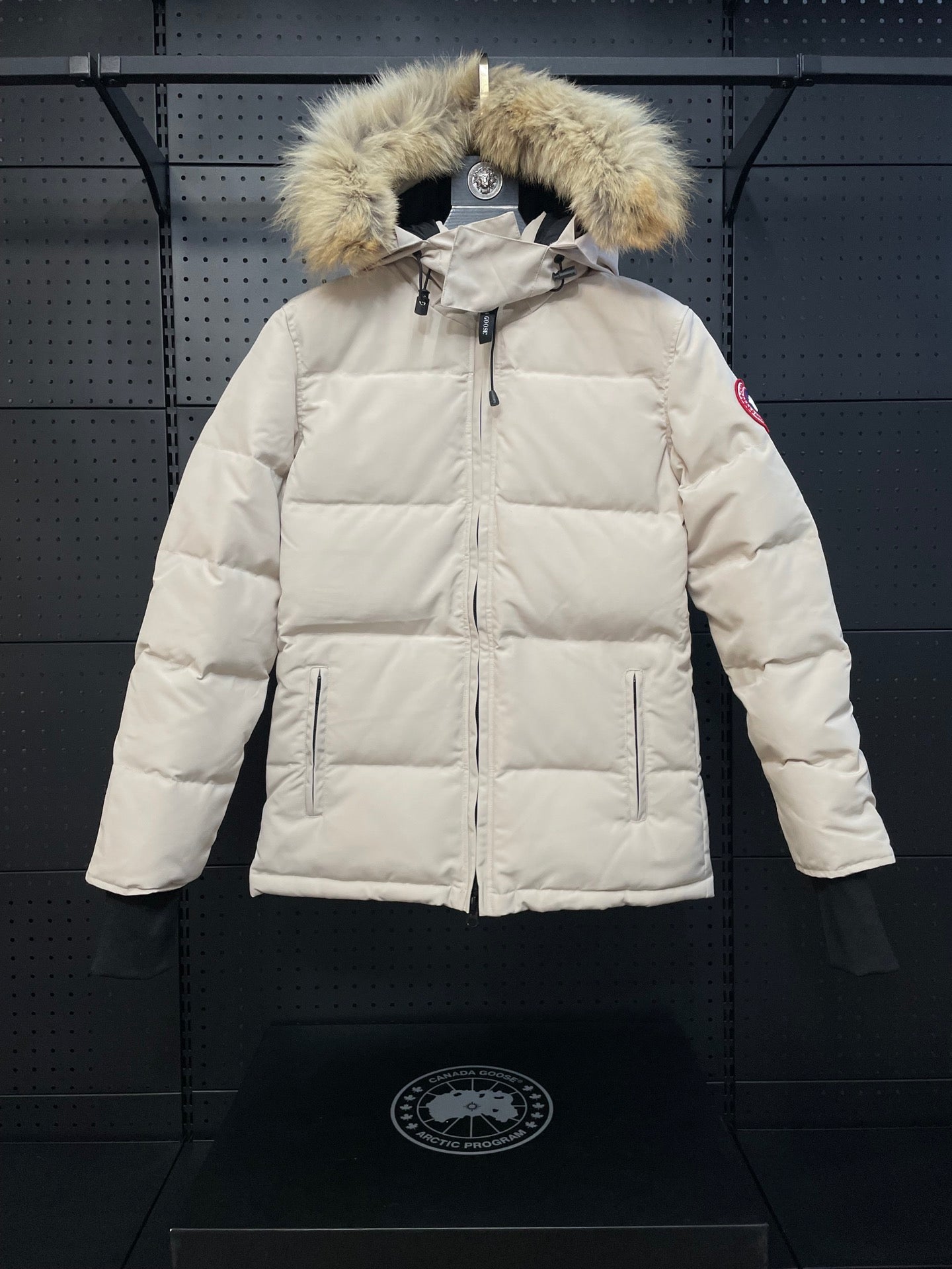 Canada Goose Coats & Jackets