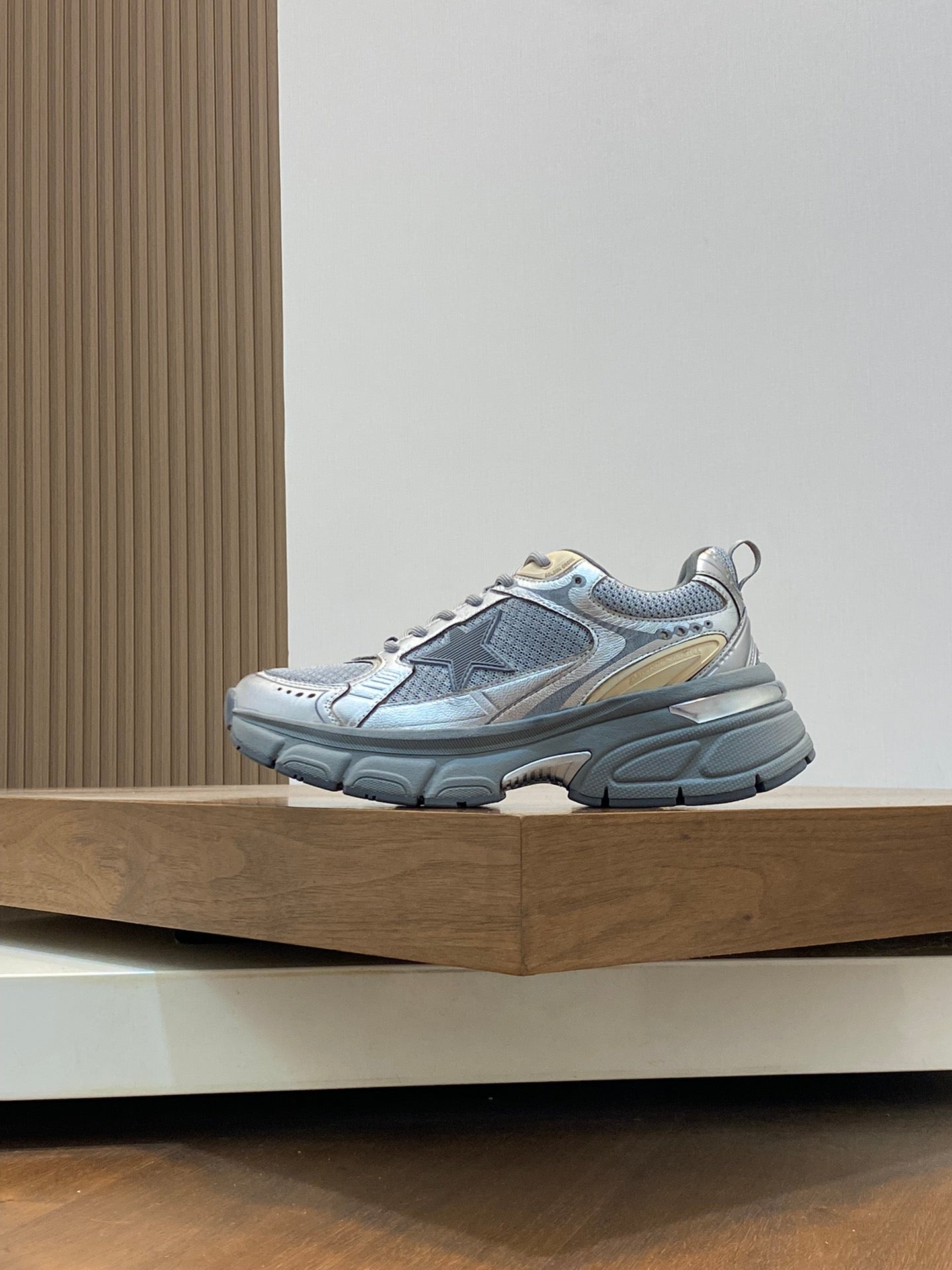 LuxluxHouse Best Quality Shoes Golden Goose