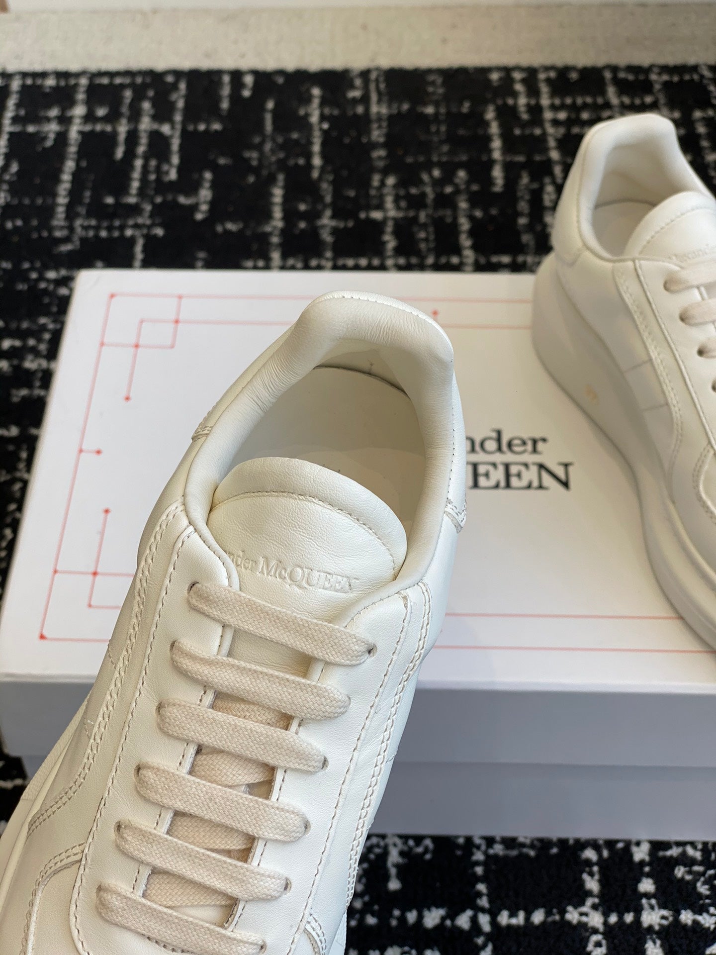 LuxluxHouse Best Quality Shoes Alexander McQueen