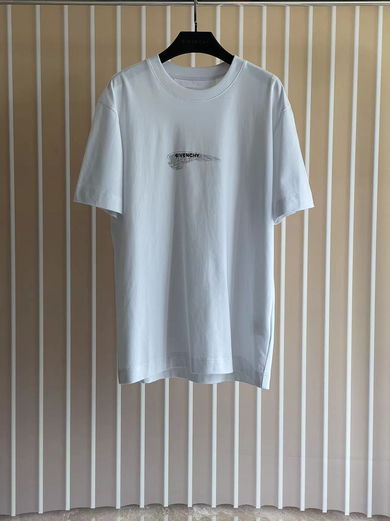 LuxluxHouse Best Quality Clothes Givenchy T-shirt