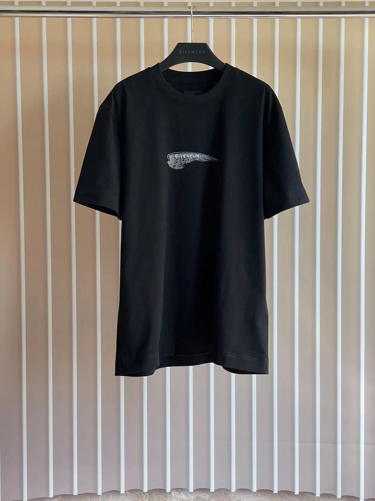LuxluxHouse Best Quality Clothes Givenchy T-shirt