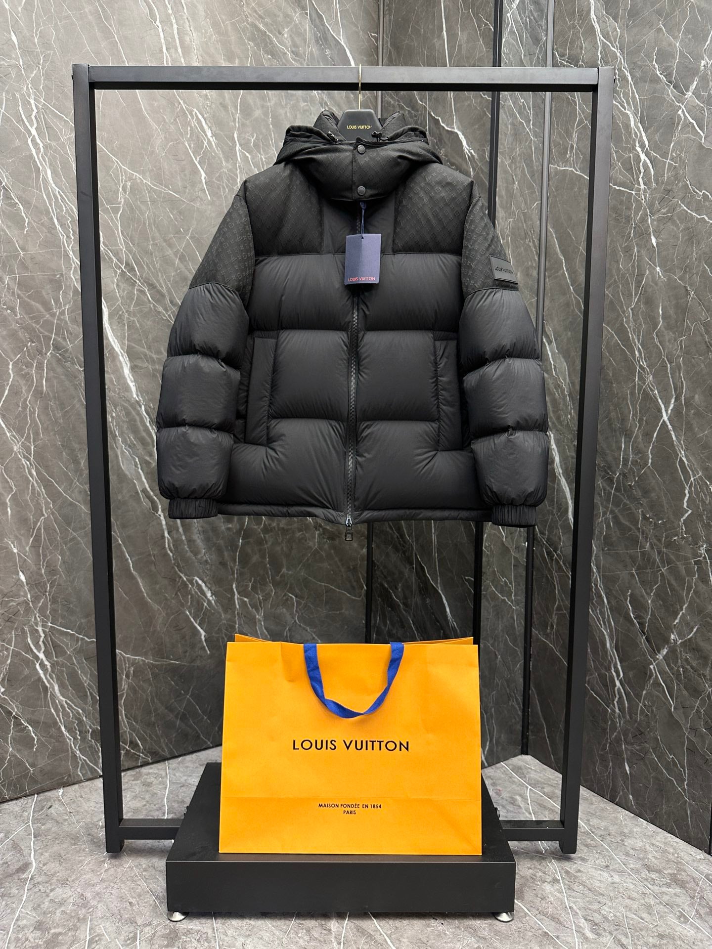 LuxluxHouse Louis Vuitton Coats & Jackets NO.2