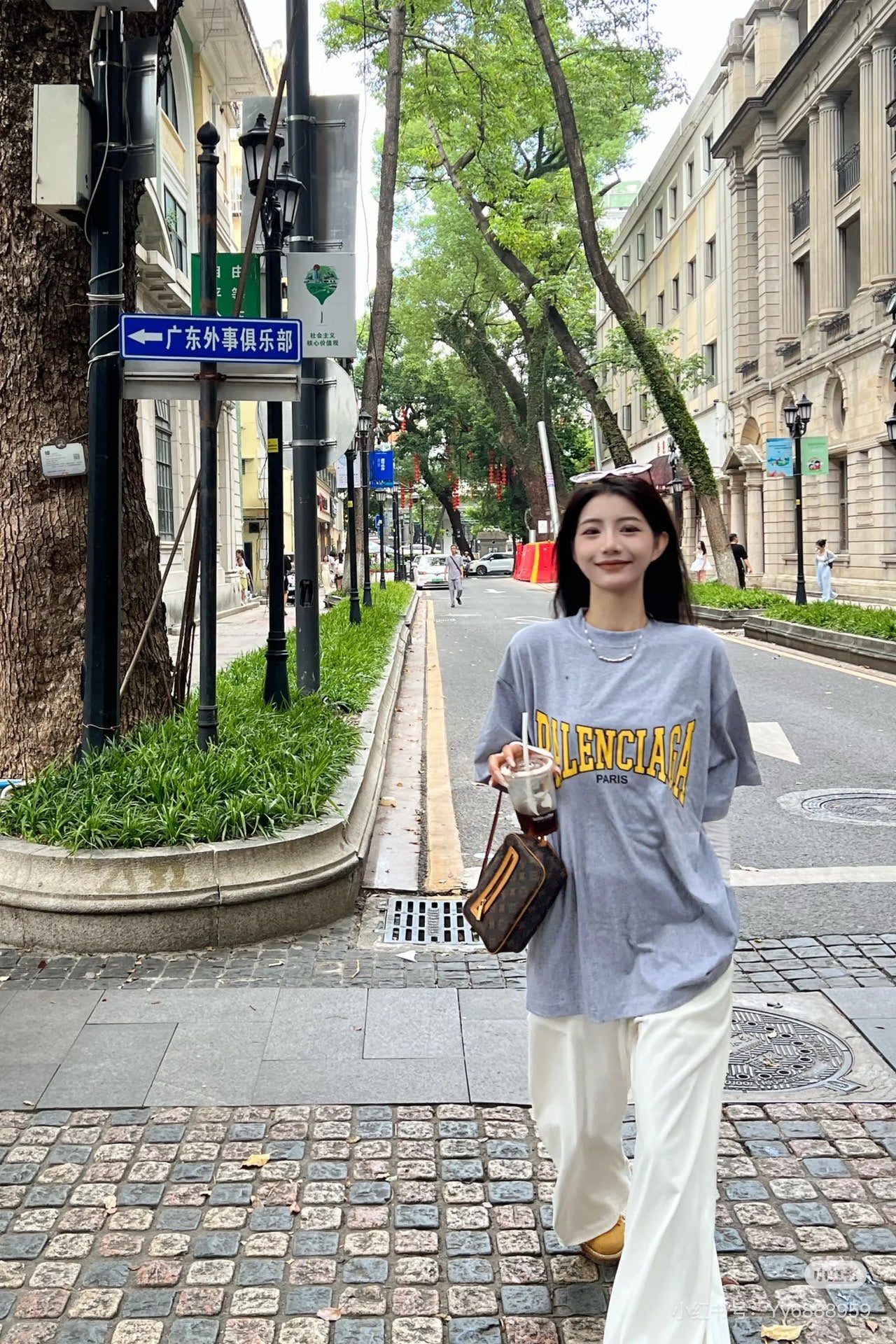 LuxluxHouse Best Quality Clothes Balenciaga T-shirt