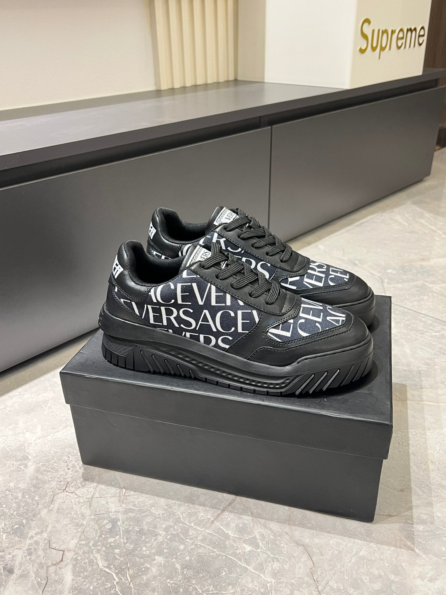 LuxluxHouse Best Quality Shoes Versace