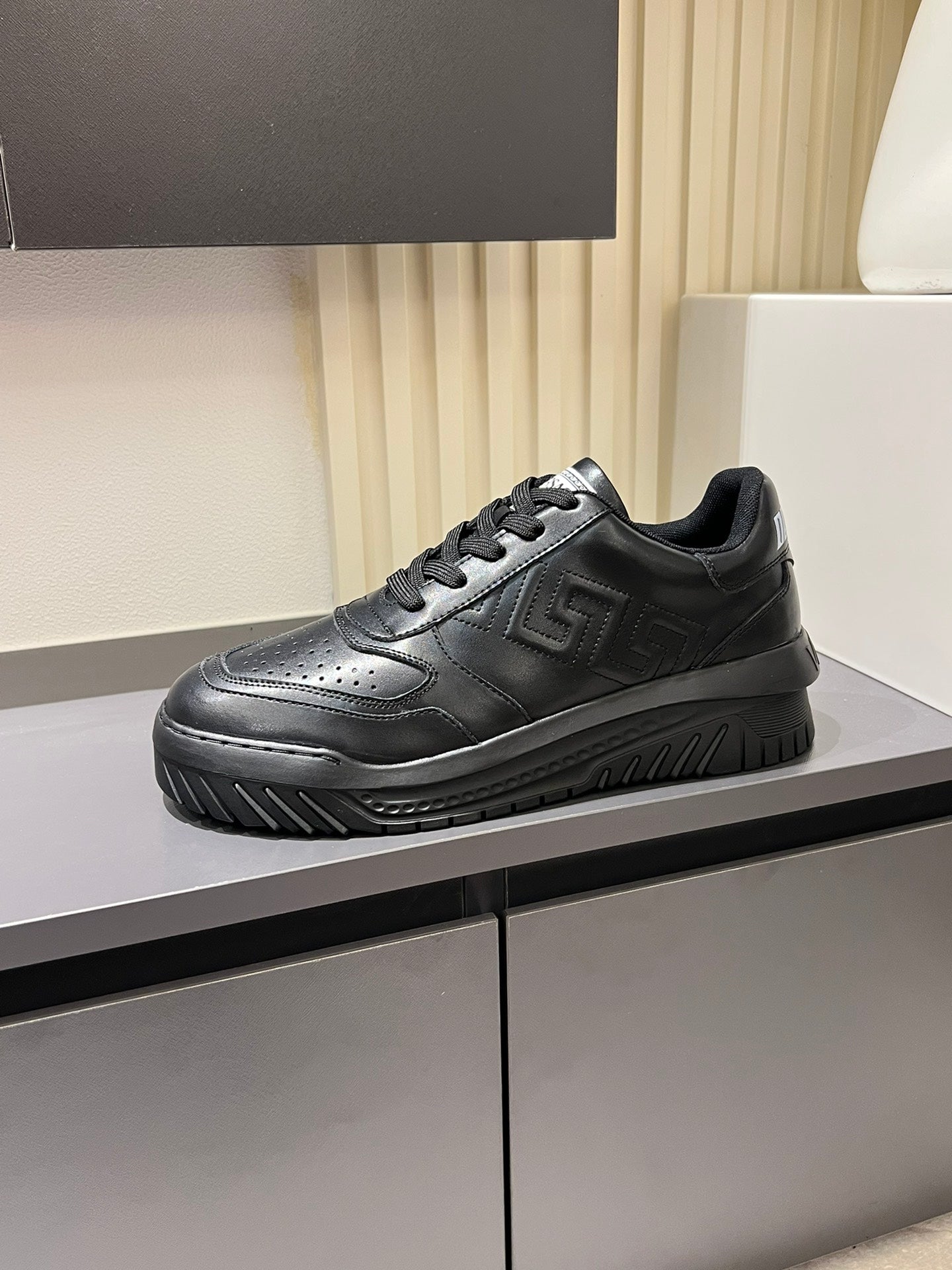 LuxluxHouse Best Quality Shoes Versace