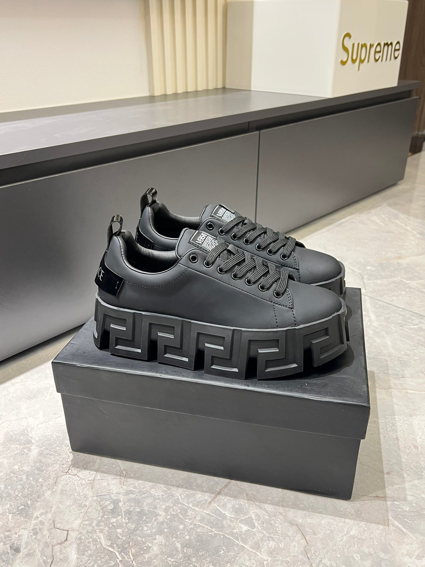 LuxluxHouse Best Quality Shoes Versace