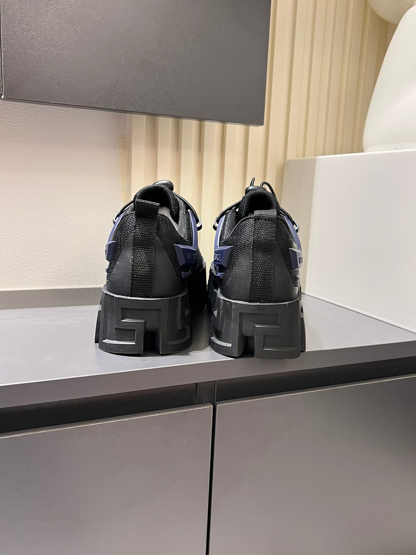LuxluxHouse Best Quality Shoes Versace