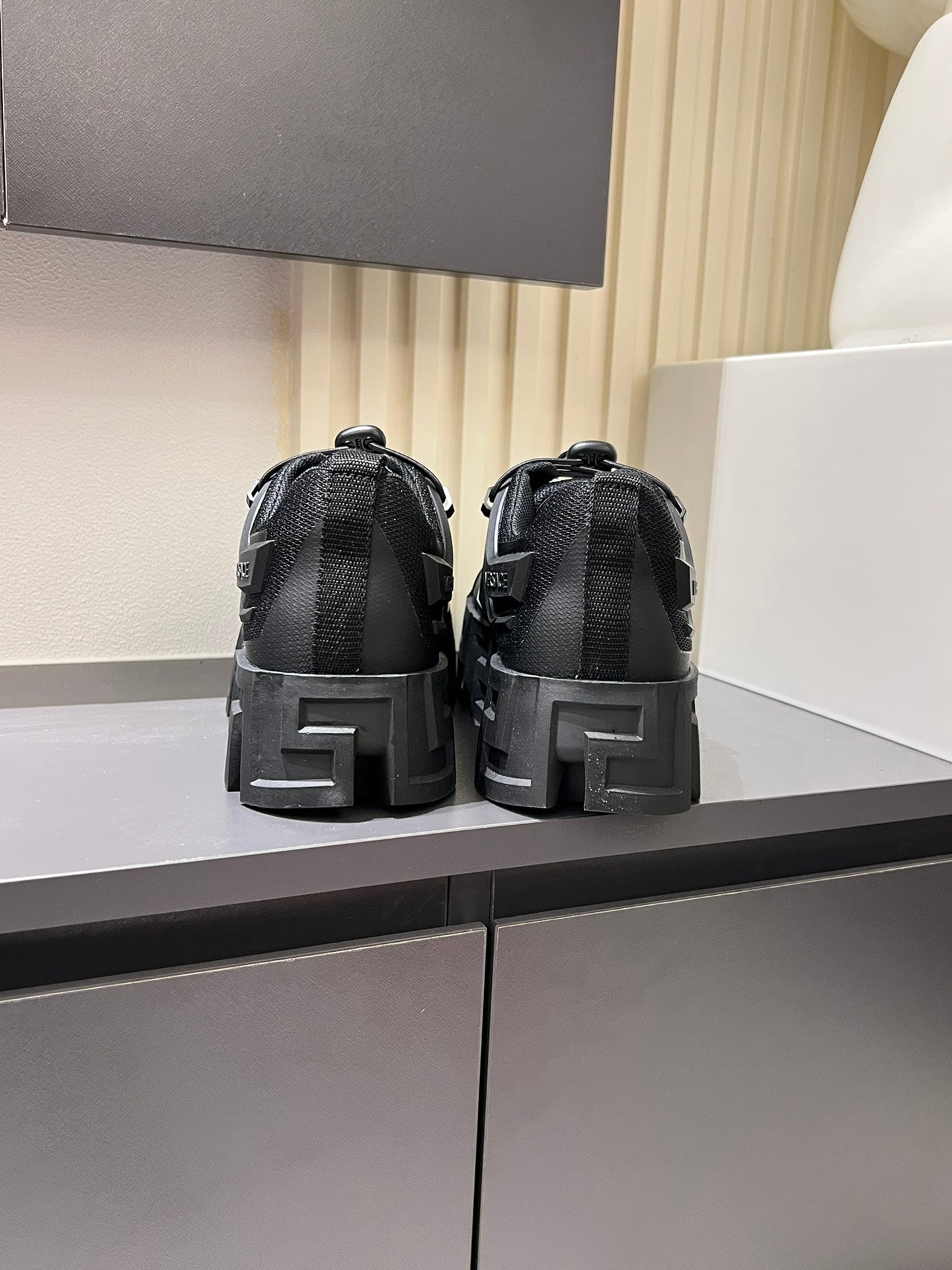LuxluxHouse Best Quality Shoes Versace