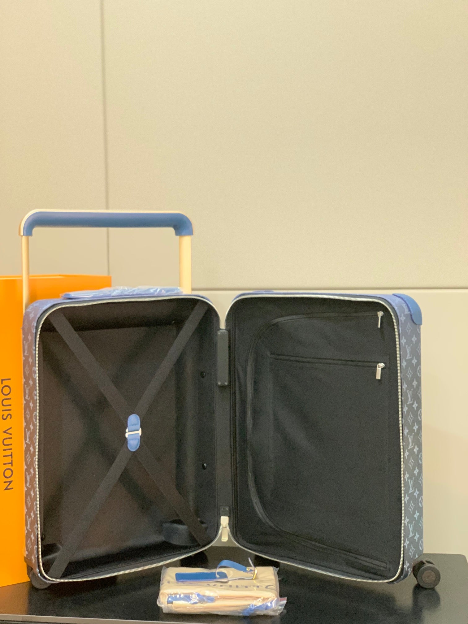 LuxluxHouse Best Quality Bags Luggage