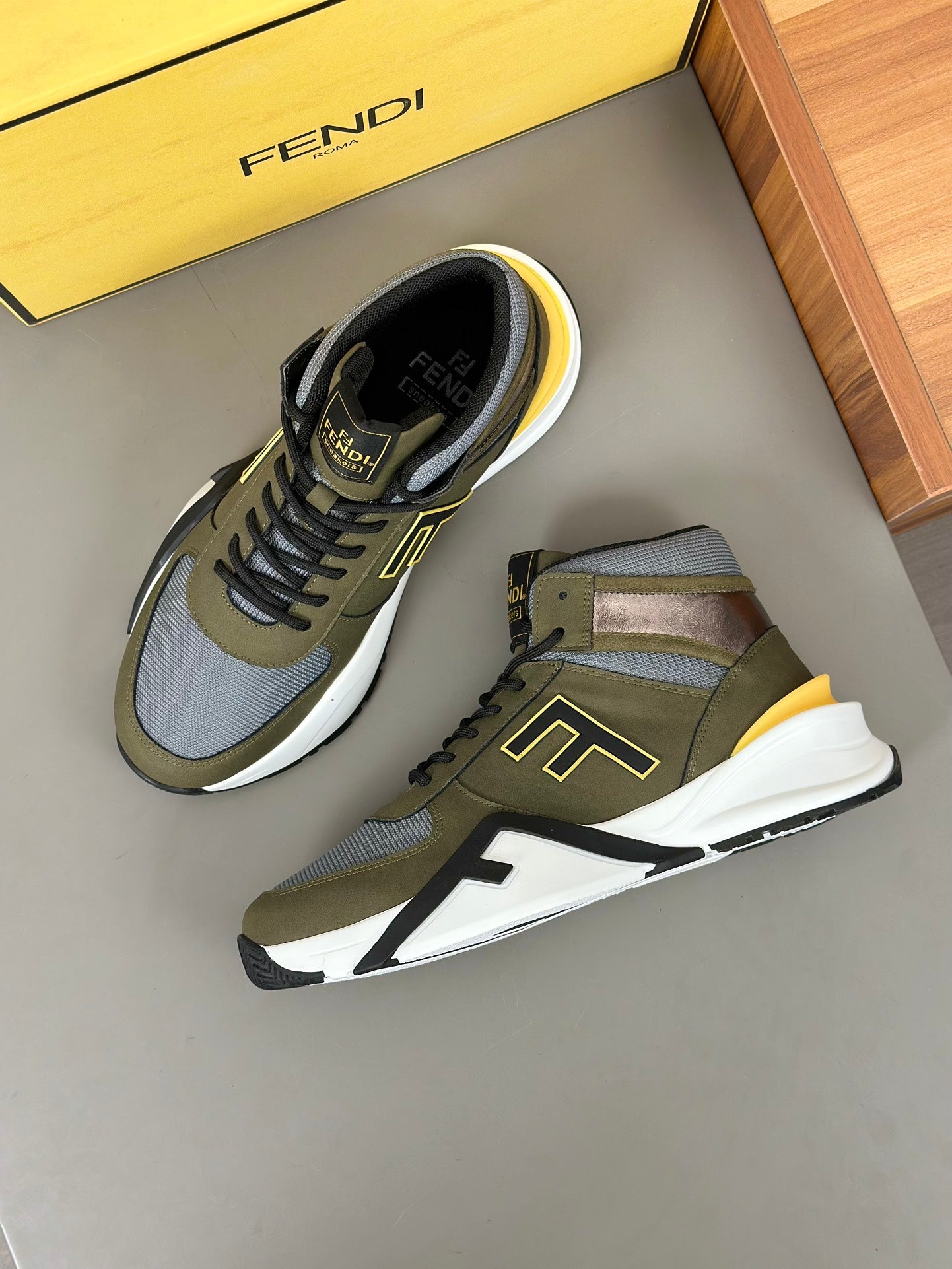 LuxluxHouse Best Quality Shoes Fendi