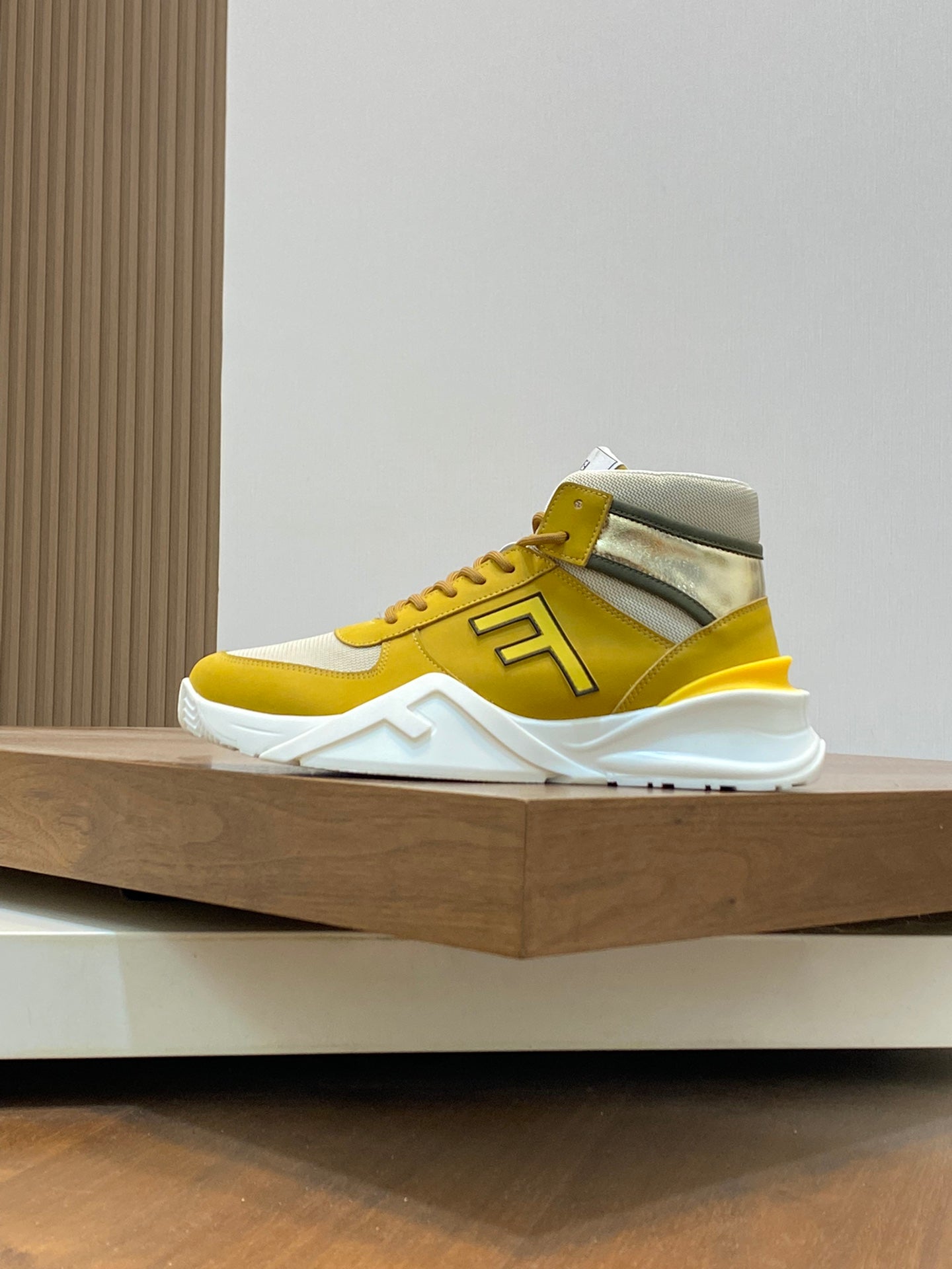LuxluxHouse Best Quality Shoes Fendi