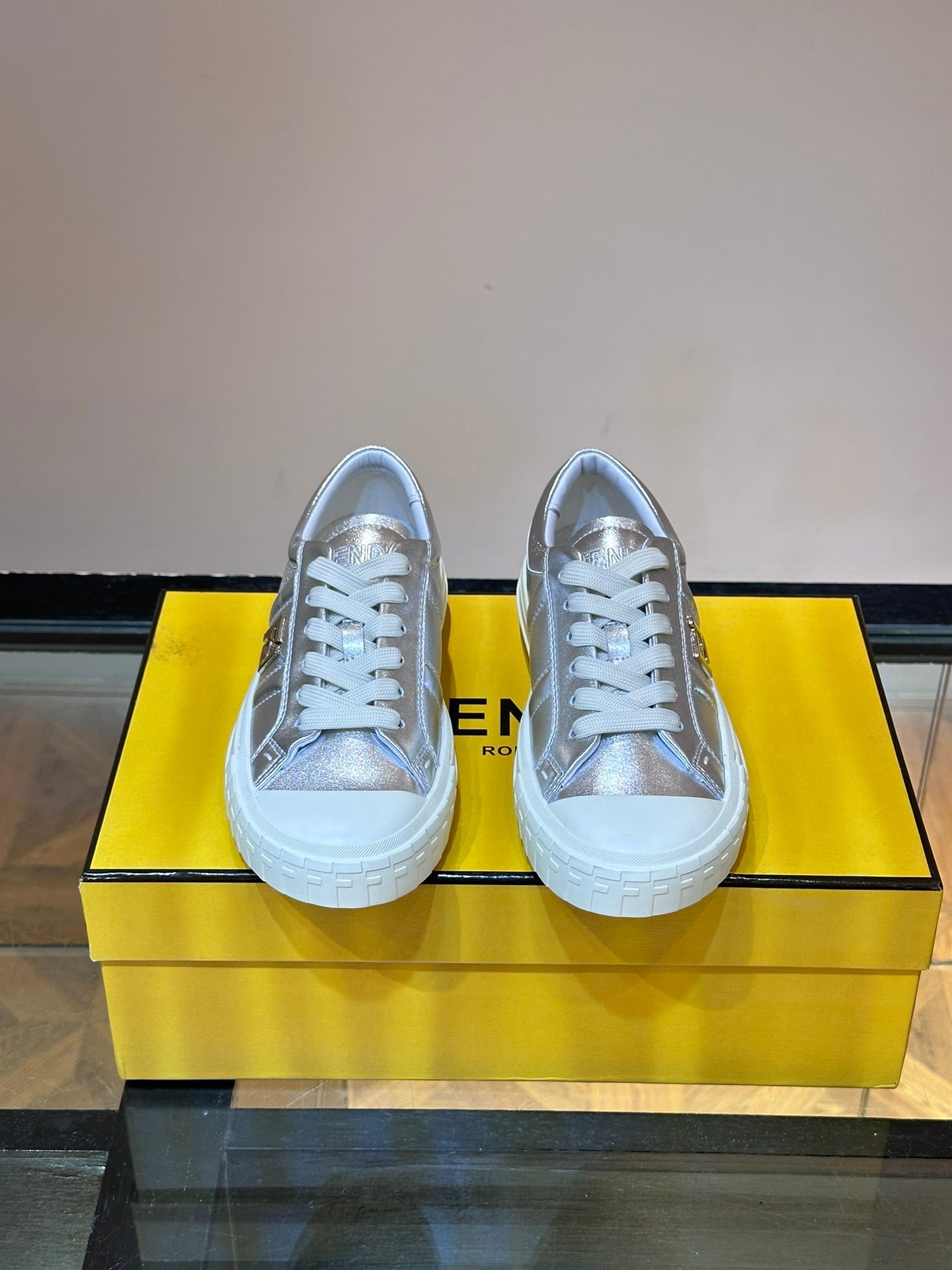 LuxluxHouse Best Quality Shoes Fendi