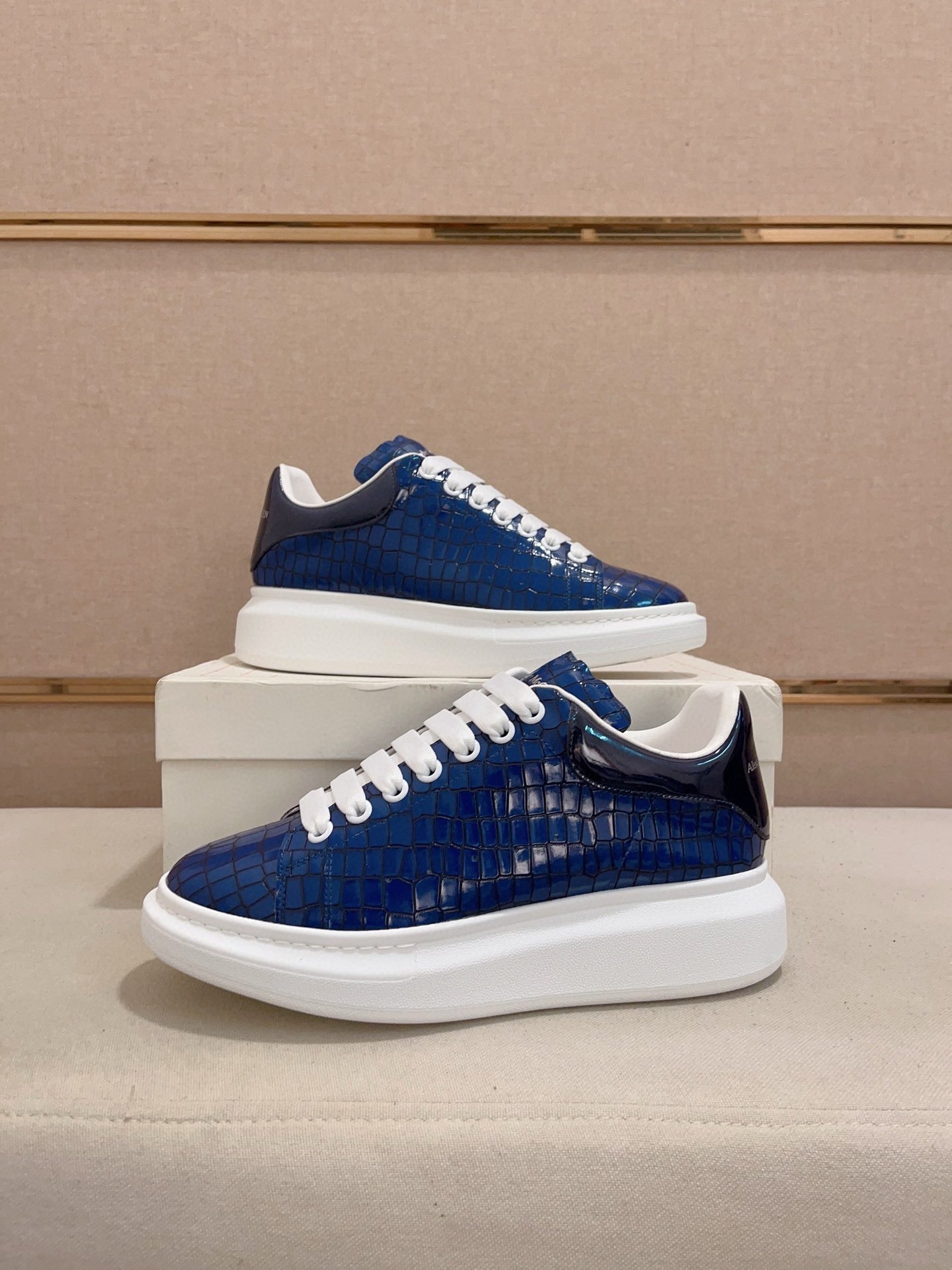 LuxluxHouse Best Quality Shoes Alexander McQueen