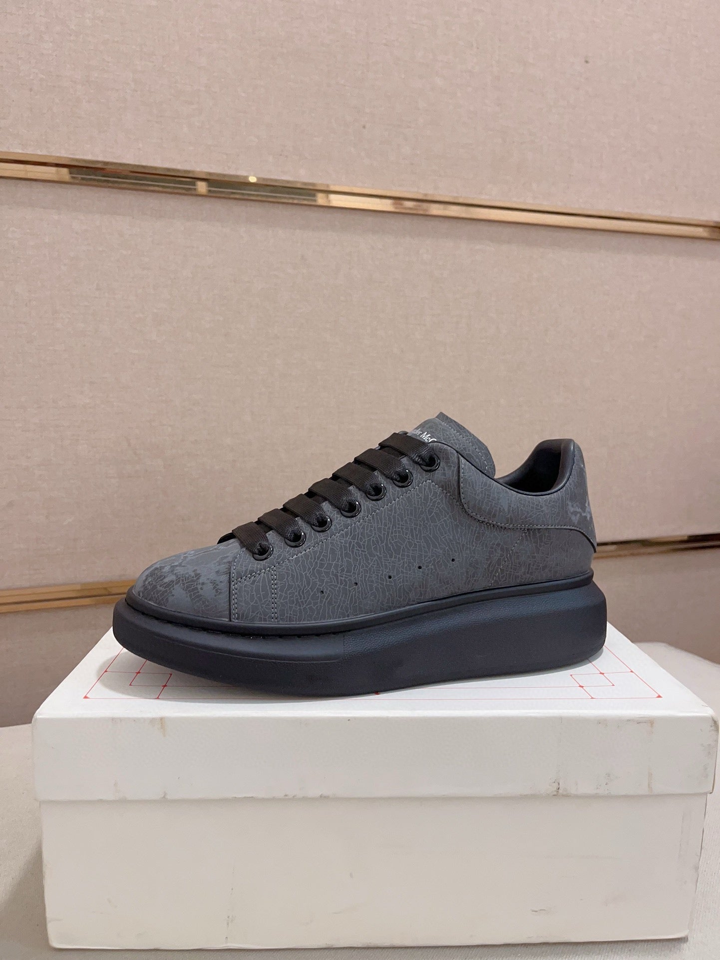 LuxluxHouse Best Quality Shoes Alexander McQueen