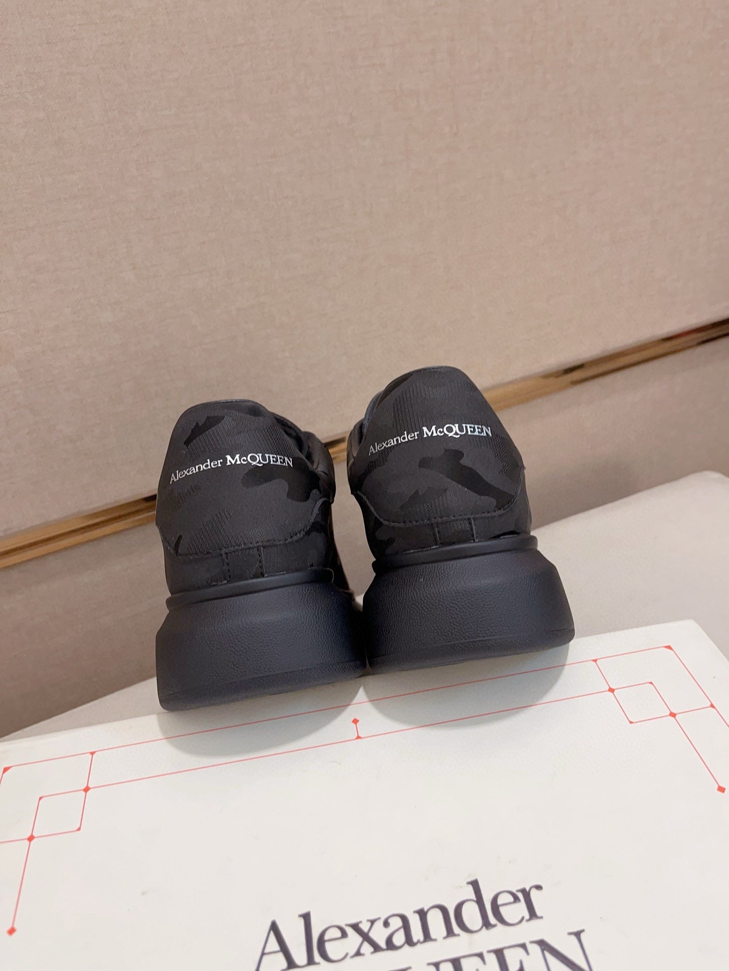 LuxluxHouse Best Quality Shoes Alexander McQueen