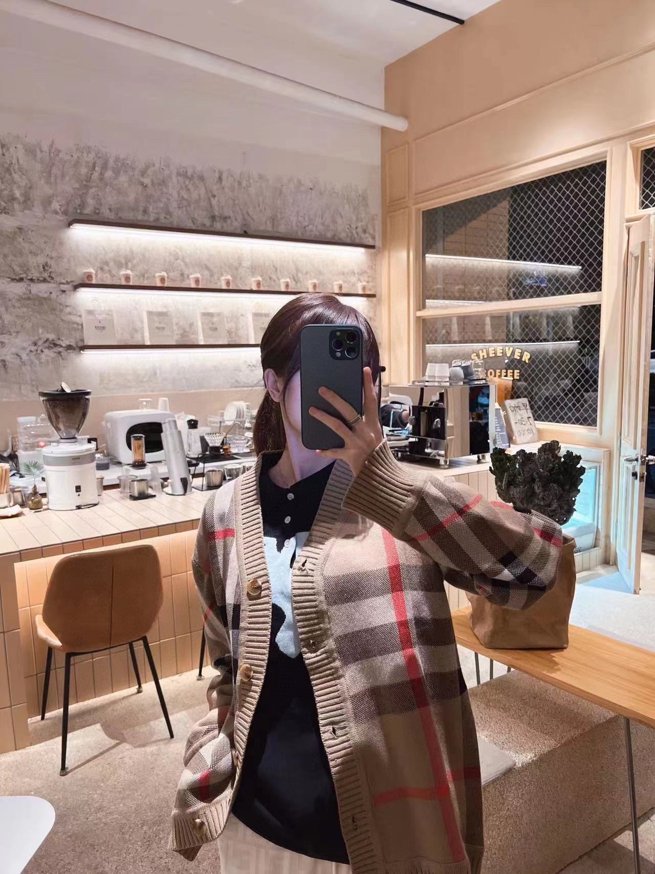LuxluxHouse Best Quality Clothes Burberry Hoodie & Sweater