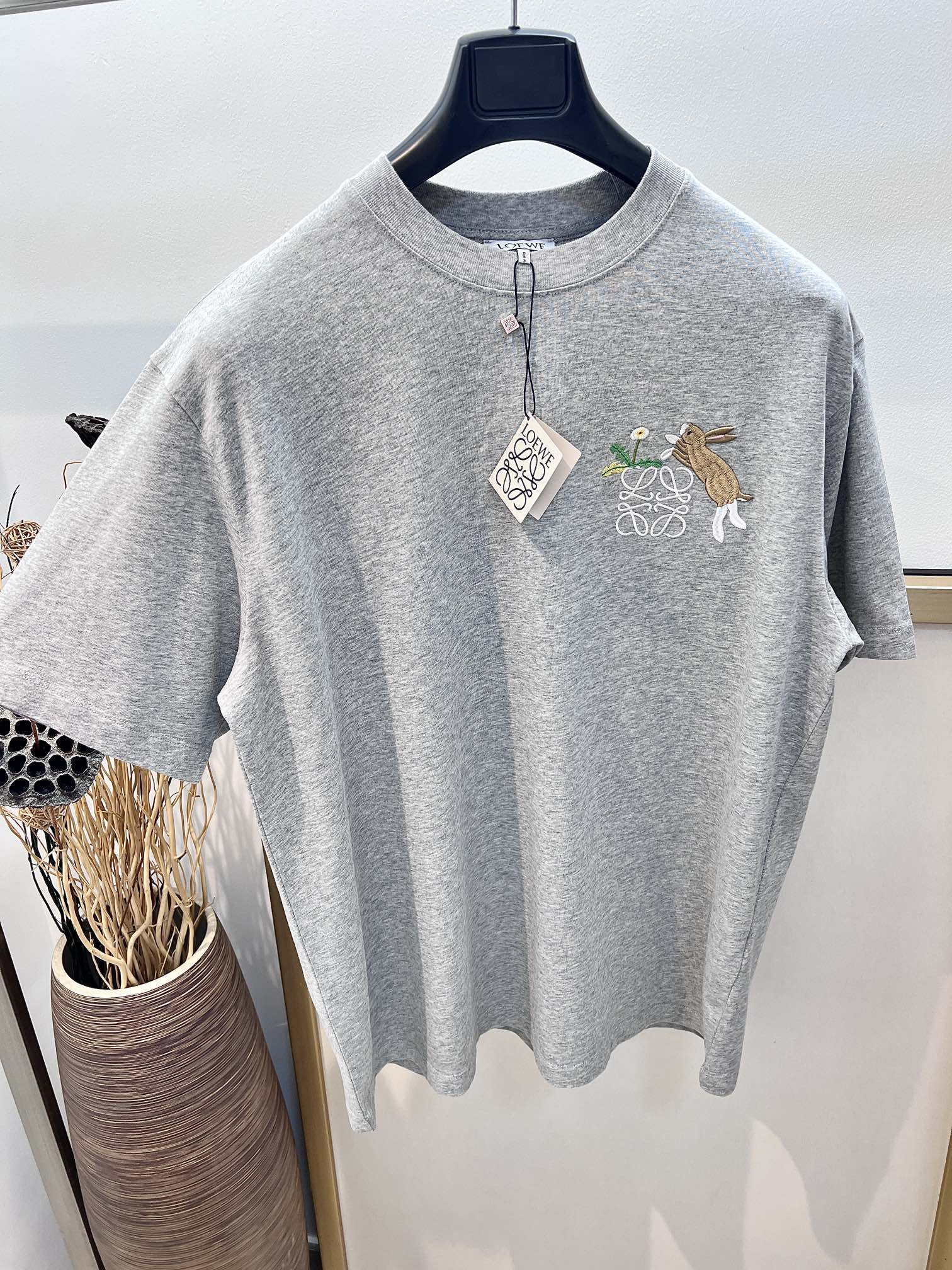 LuxluxHouse Best Quality Clothes T-shirt Loewe