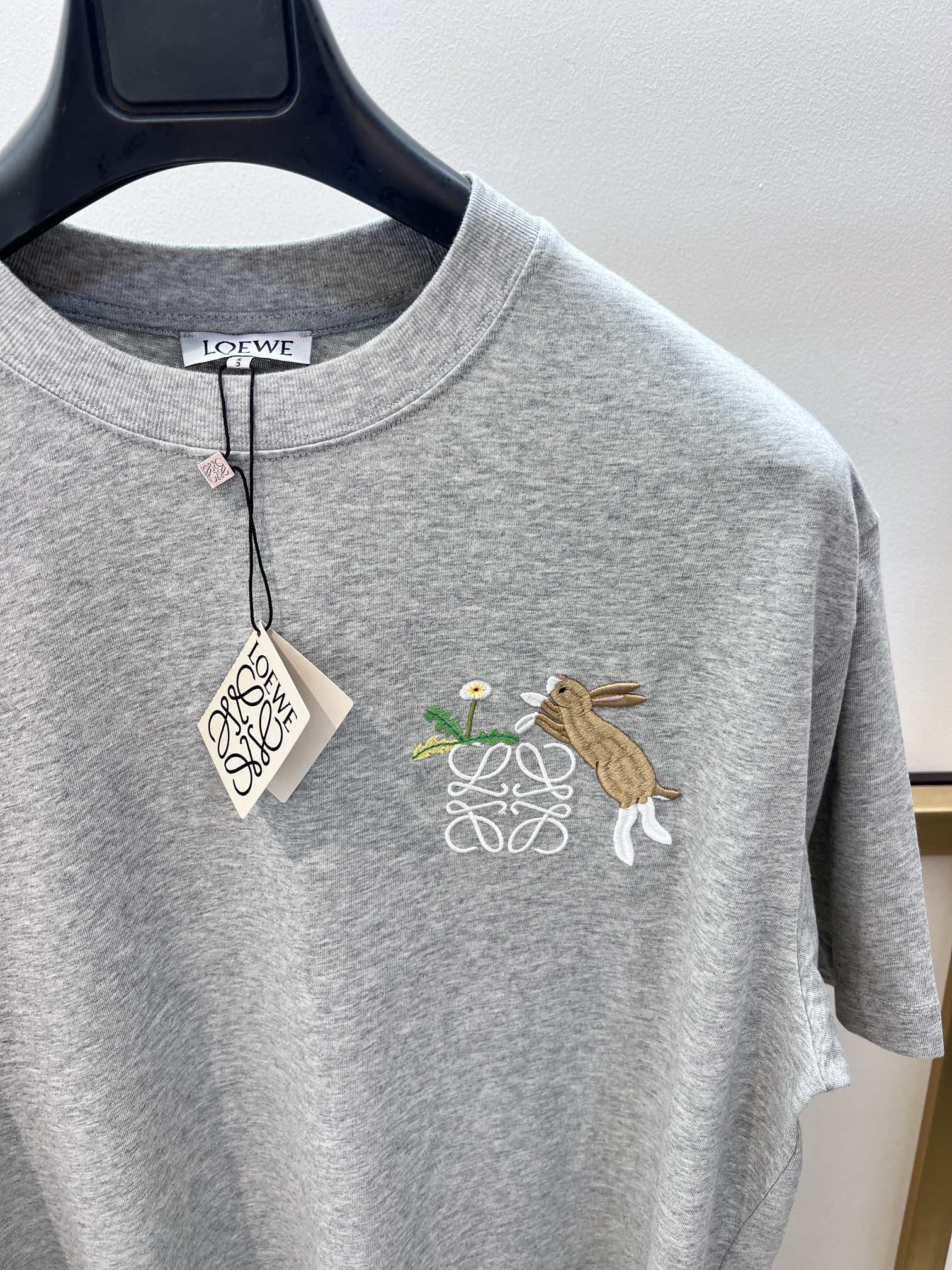 LuxluxHouse Best Quality Clothes T-shirt Loewe