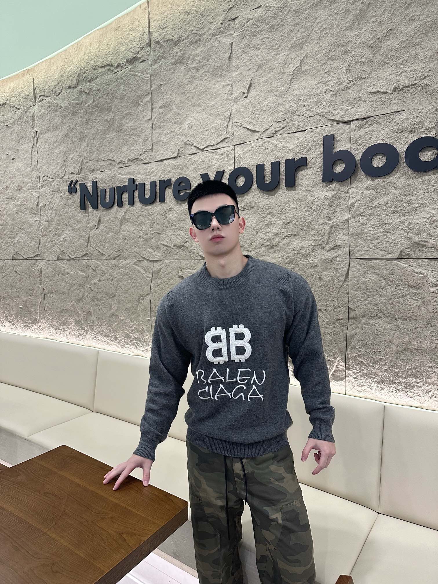 LuxluxHouse Best Quality Clothes Balenciaga Hoodie & Sweater