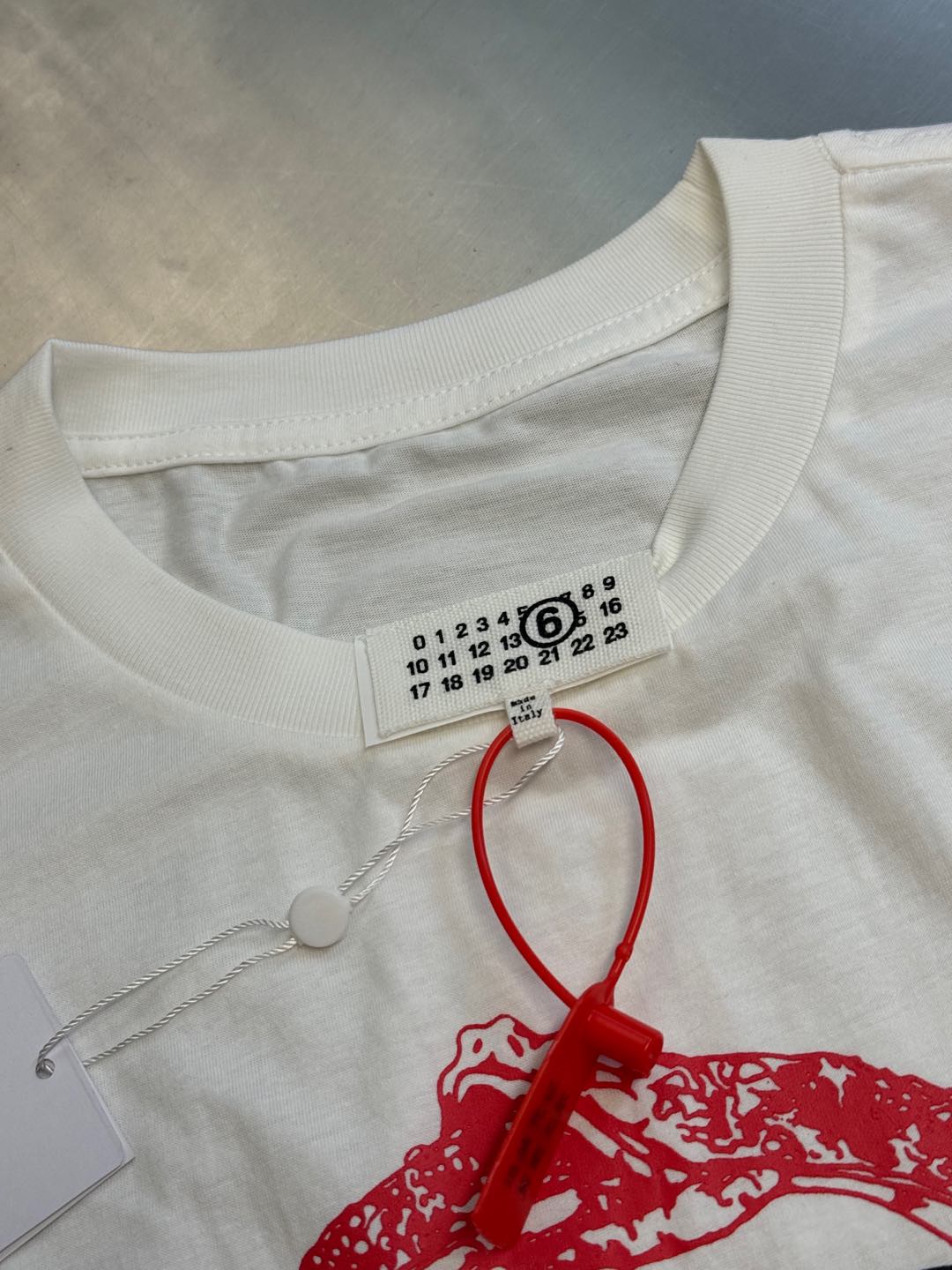 LuxluxHouse Best Quality Clothes T-shirt Chanel & Maison Margiela